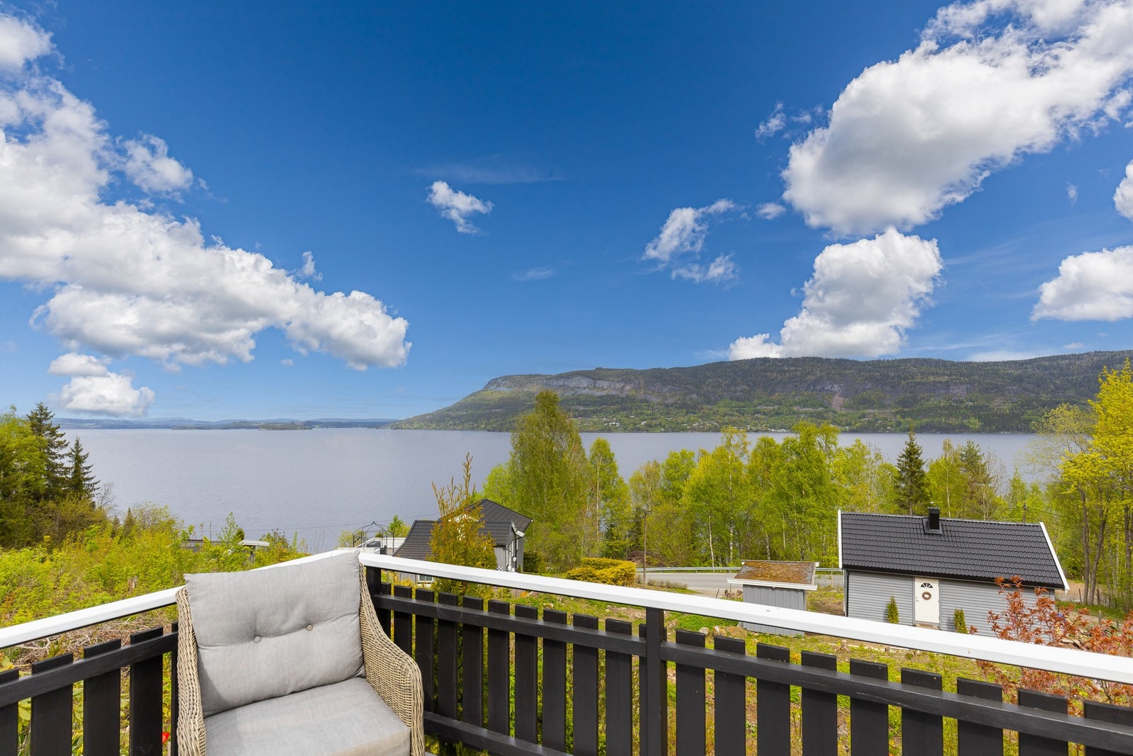 Fantastisk utsikt ut over Tyrifjorden! Galleribilde