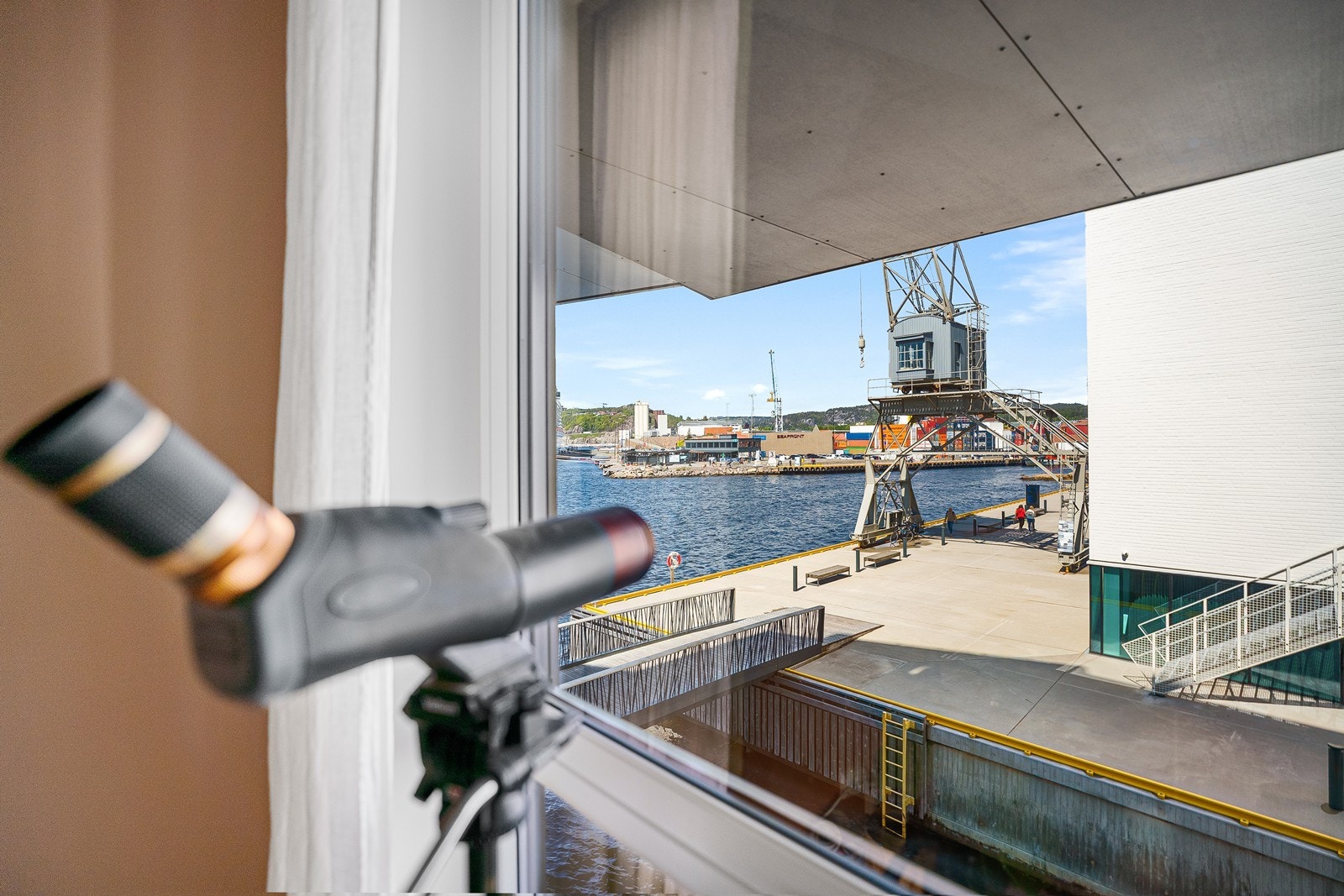 Her kan du følge med på båttrafikken inn til Fiskebrygga Galleribilde