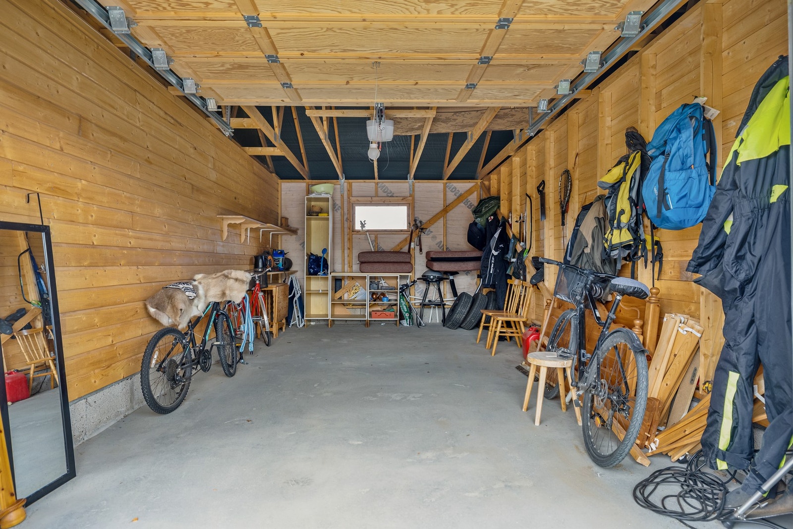 Egen garasjeplass i felles garasjeanlegg. Galleribilde