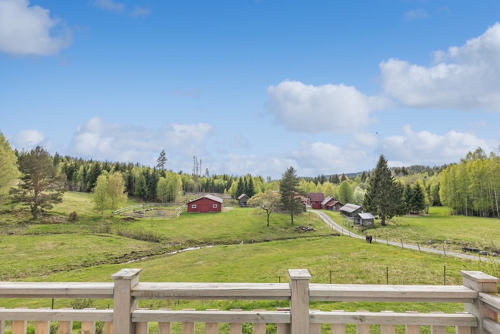 Strålende utsikt fra balkongen i andre etasje! Galleribilde