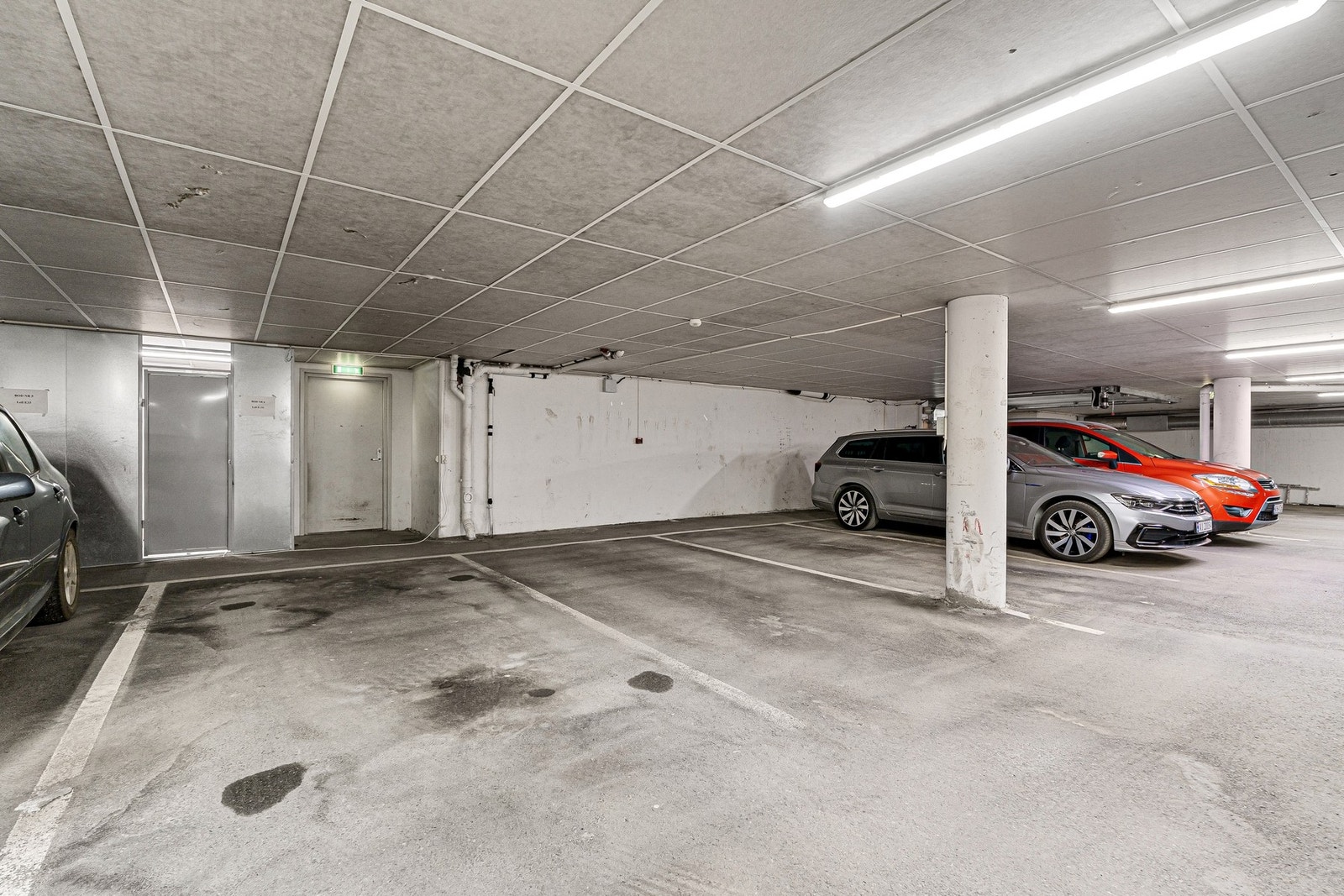 Det medfølger fast parkering i felles p-kjeller. Galleribilde
