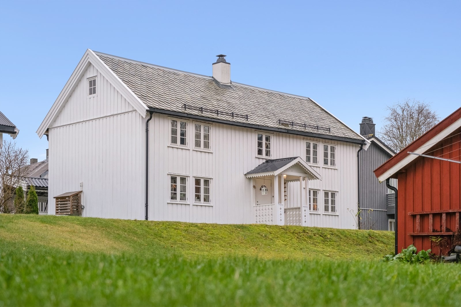 Fasade sett fra vatnet. Galleribilde