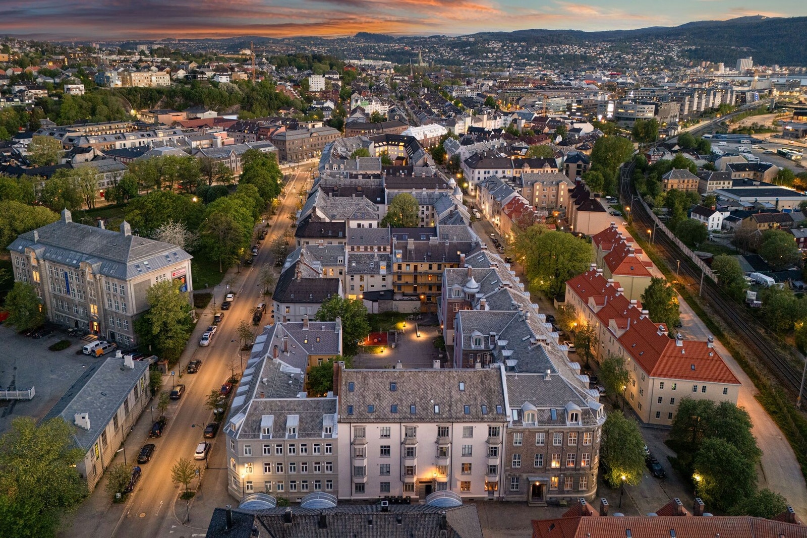 Velkommen til en hyggelig visning - husk påmelding! Skulle ikke oppsatt visningtidspunkt passe kontakt megler for privatvisning - 47904229 Galleribilde