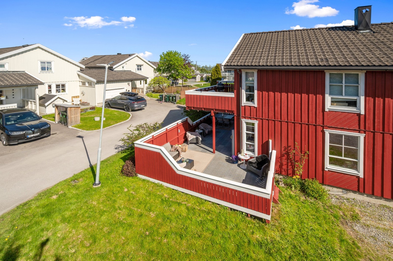 Nå har du muligheten til å sikre deg en svært flott og innholdsrik 1/2 av en horisontaldelt tomannsbolig på Ranheim. Galleribilde