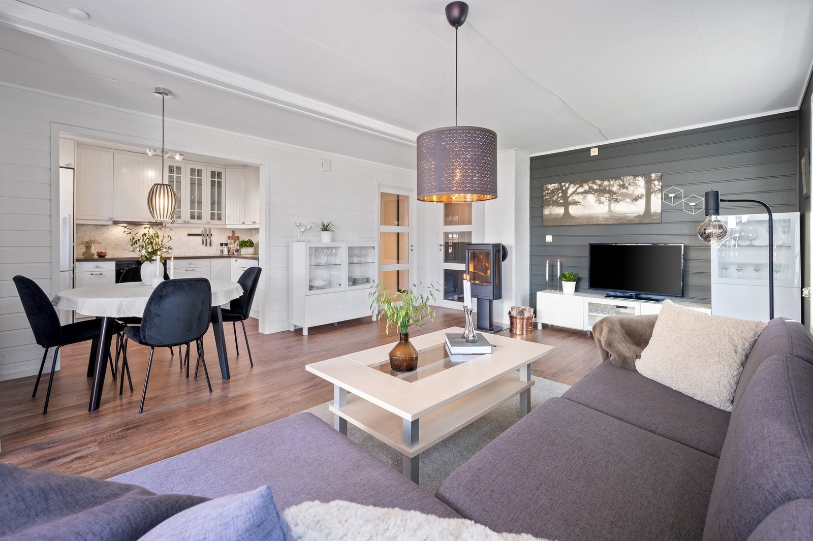 Stuen er alene på hele 26m² og har svært gode møbleringsmuligheter. Galleribilde