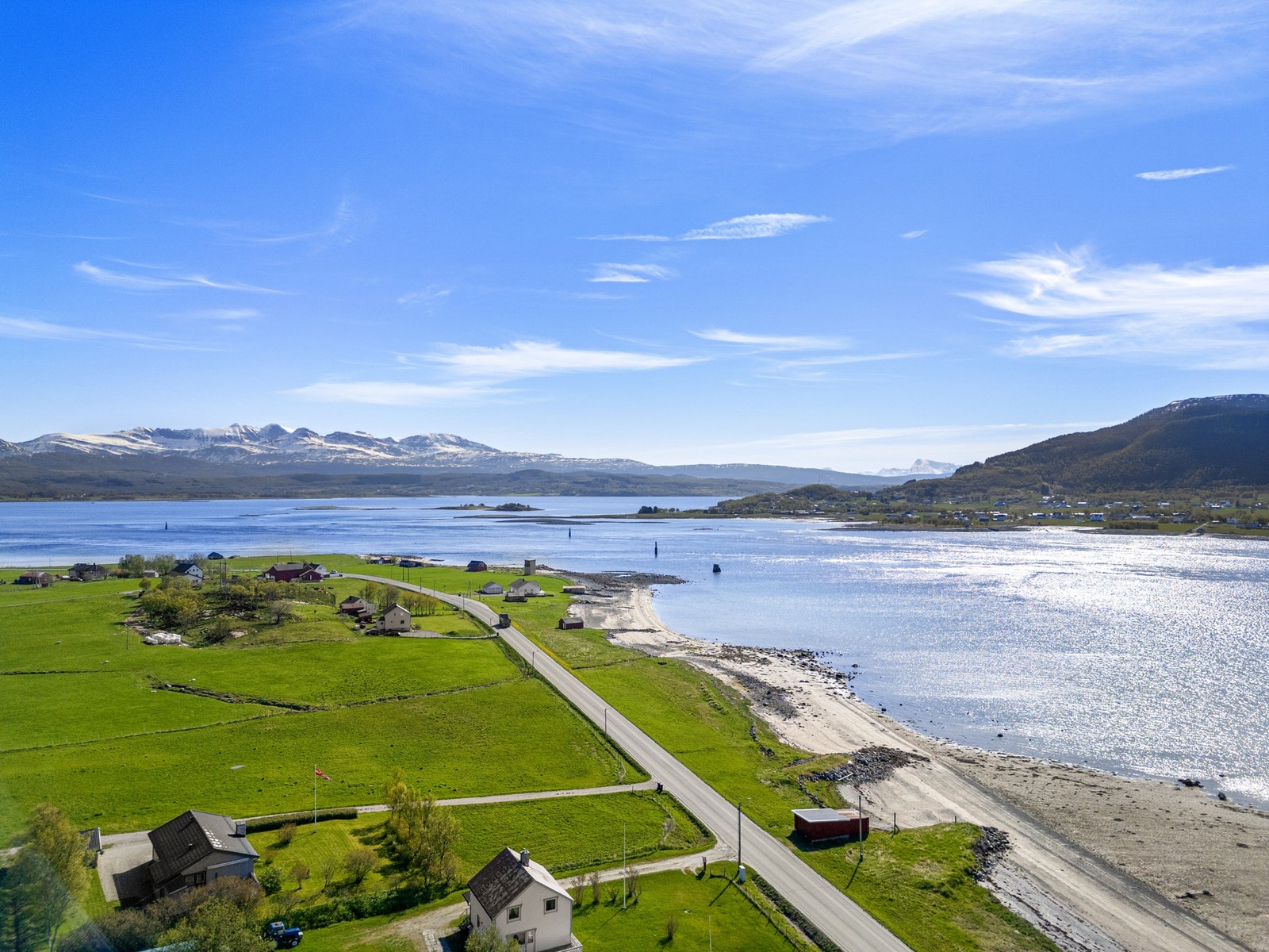 En flott og landlig beliggende enebolig på Strandtorg Galleribilde
