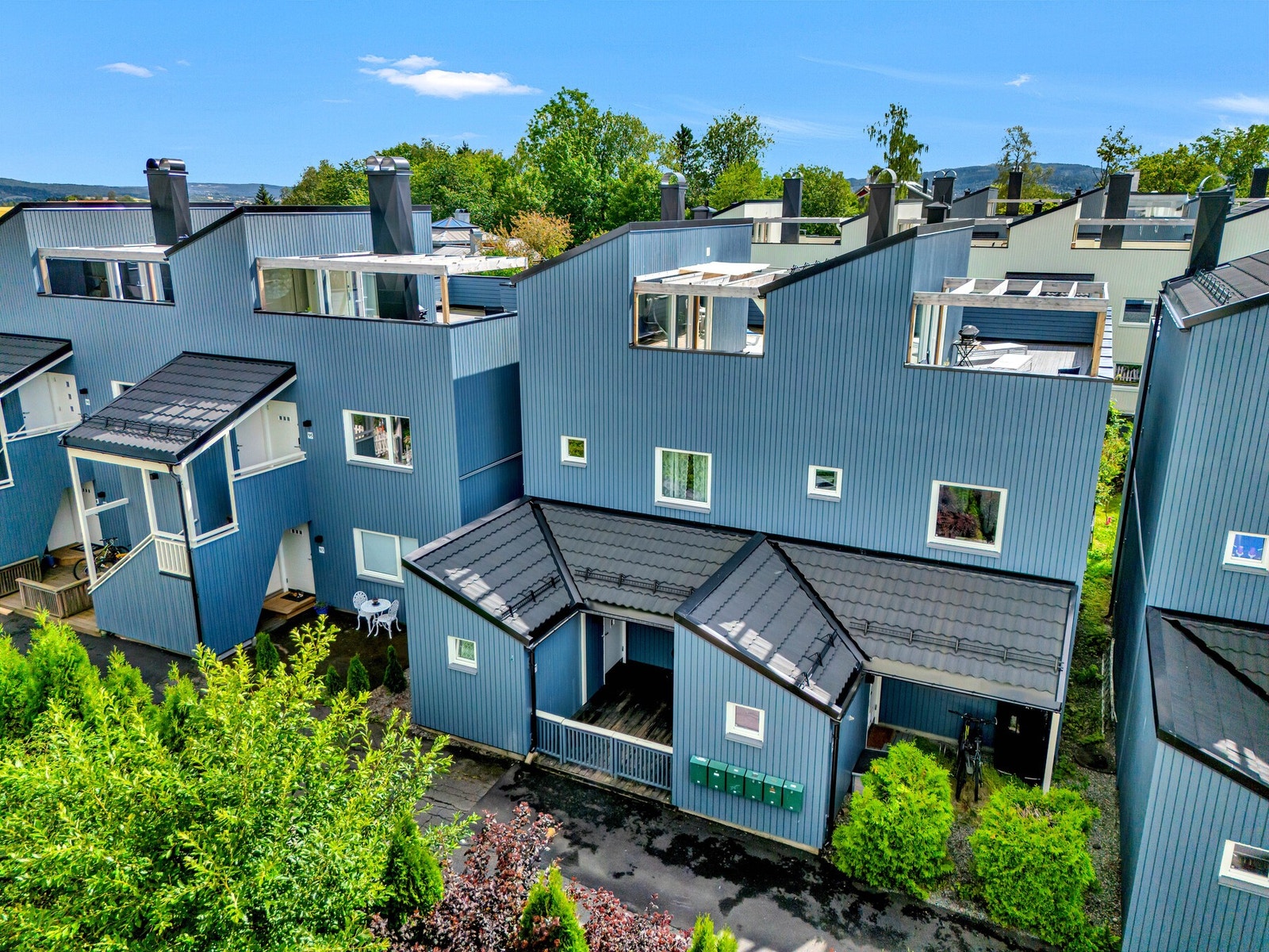 Fasaden sett fra andre siden av huset! Galleribilde