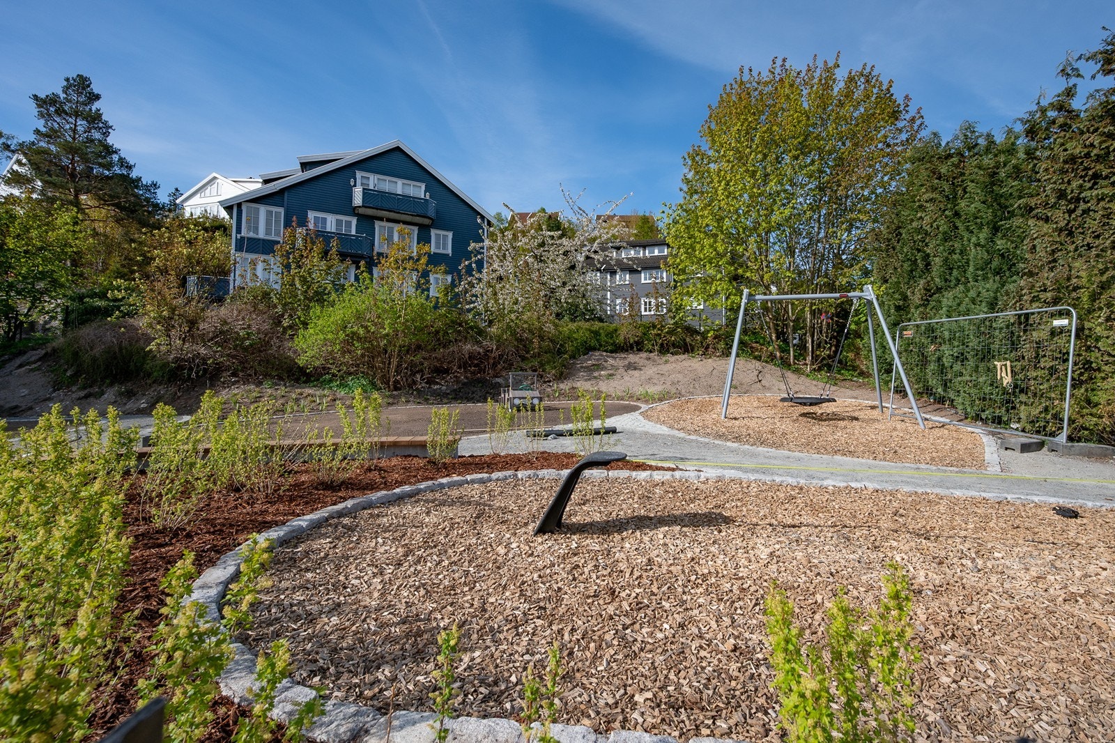 Felles park ved siden av sameiet er nesten ferdigstilt Galleribilde