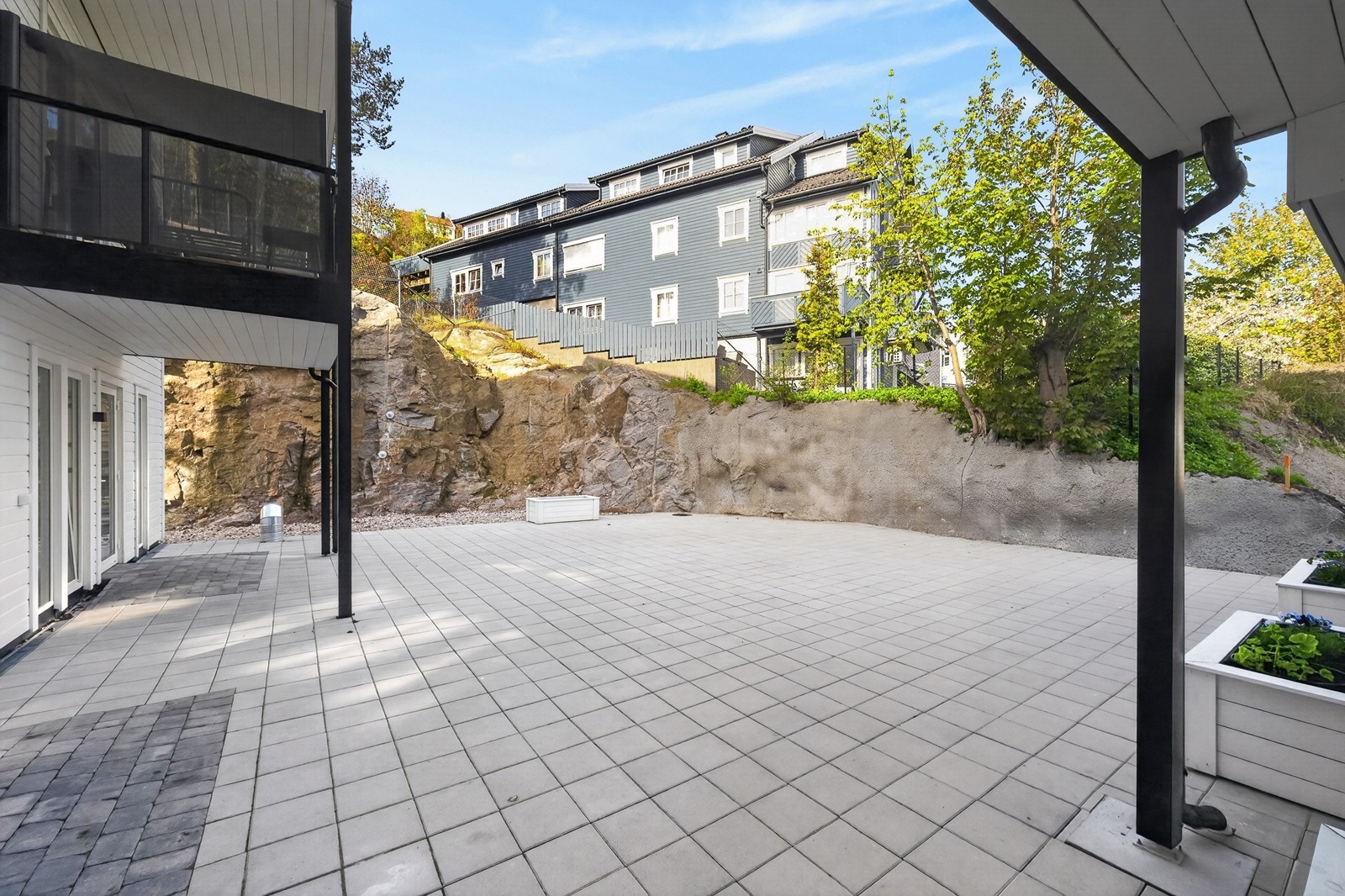 Bakgård Galleribilde