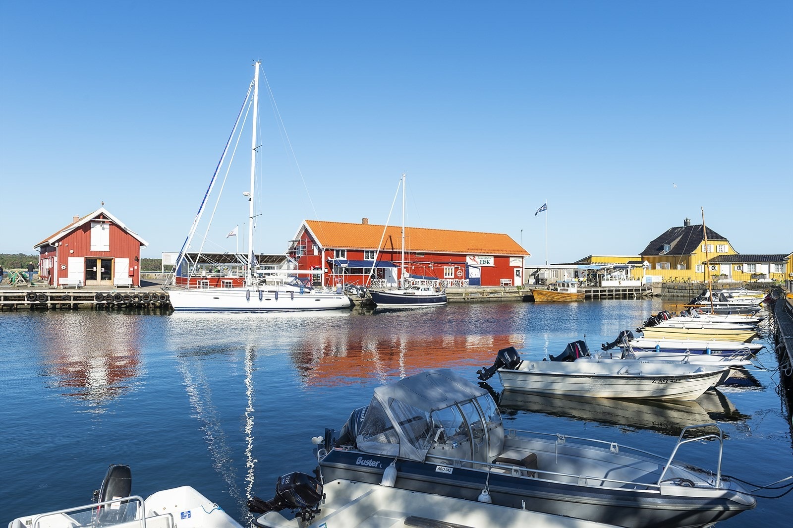 Båthavna i Nevlunghavn Galleribilde