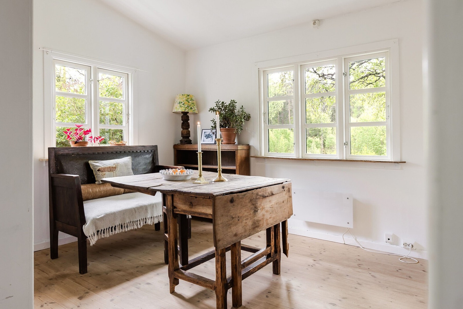 Her er det god plass til spisebord og sosiale sammenkomster med familie og venner. Galleribilde