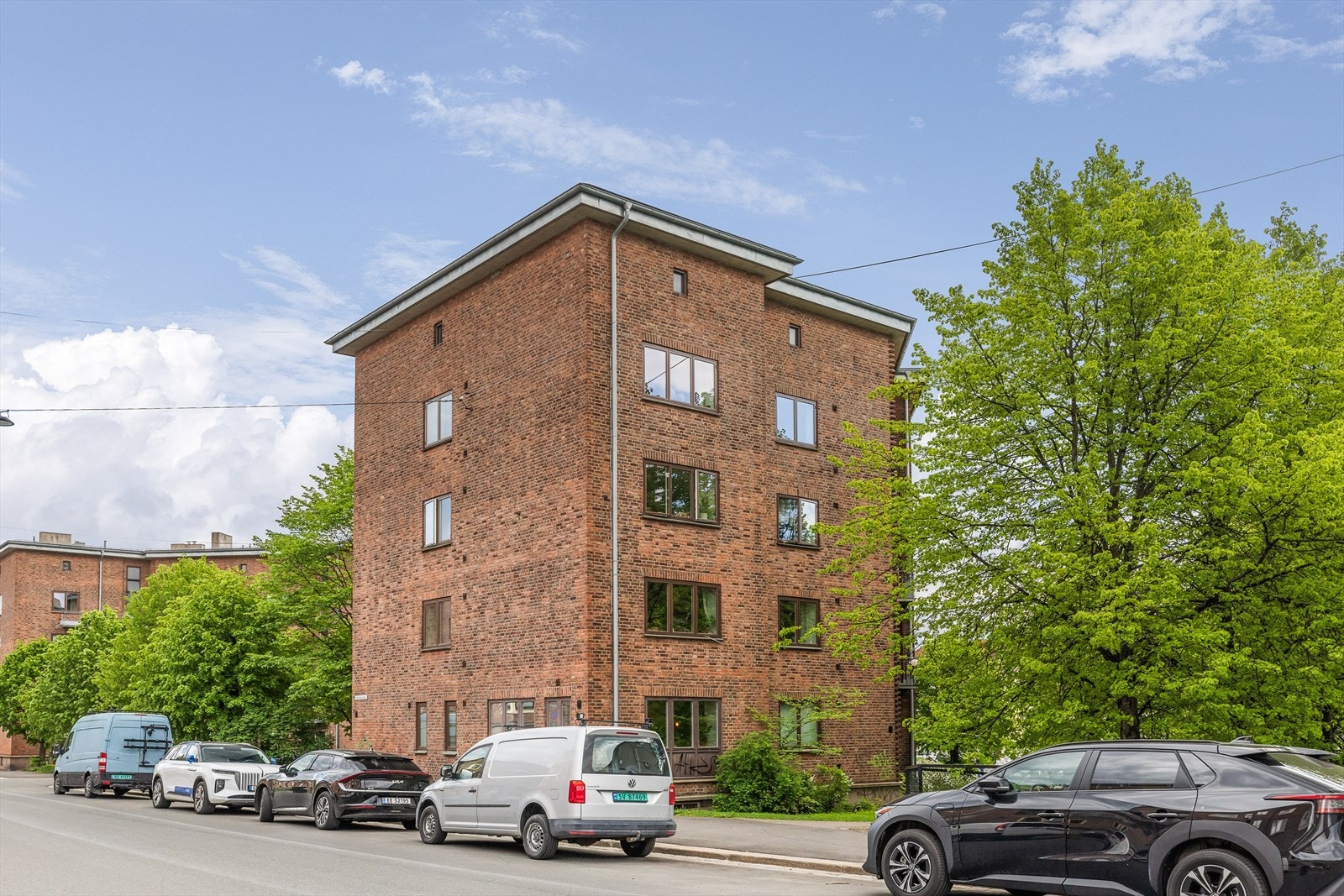 Området kjennetegnes av monumentale storgårdskvartaler med staselige fasader og store, åpne gårdsrom. Galleribilde