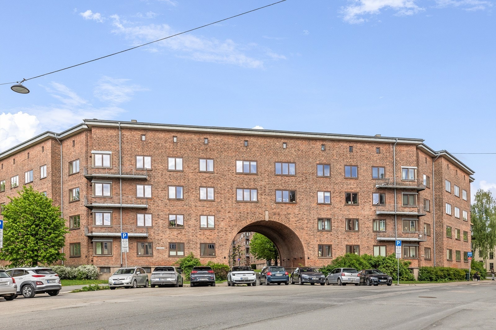 Ærverdige Portalgården. Galleribilde
