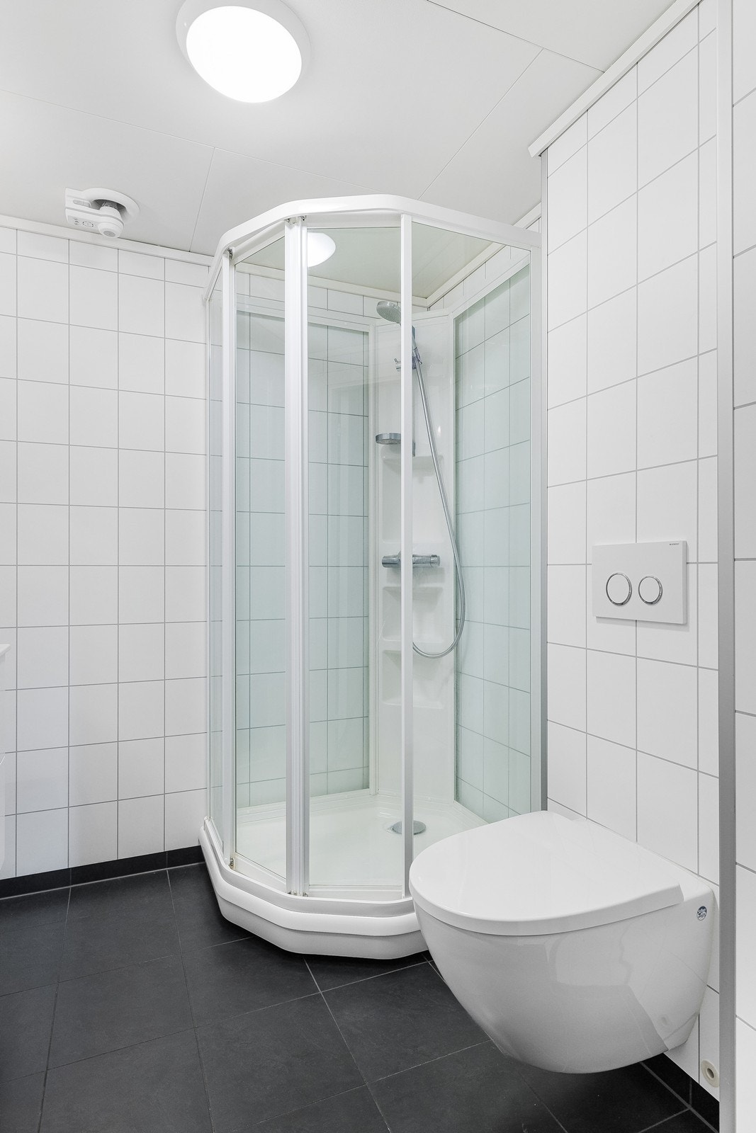 Badet er renovert i senere tid, og det er også lagt opp nytt røropplegg med rør-i-rør. Galleribilde