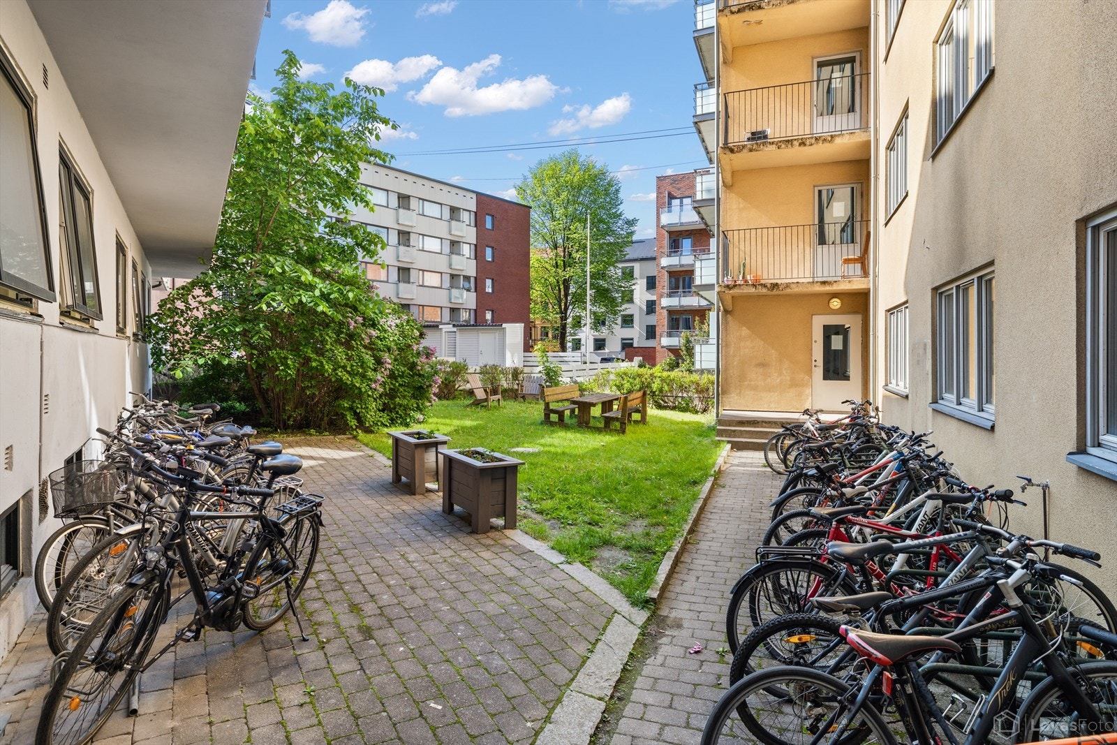 Det er tilrettelagt for sykkelparkering. Galleribilde