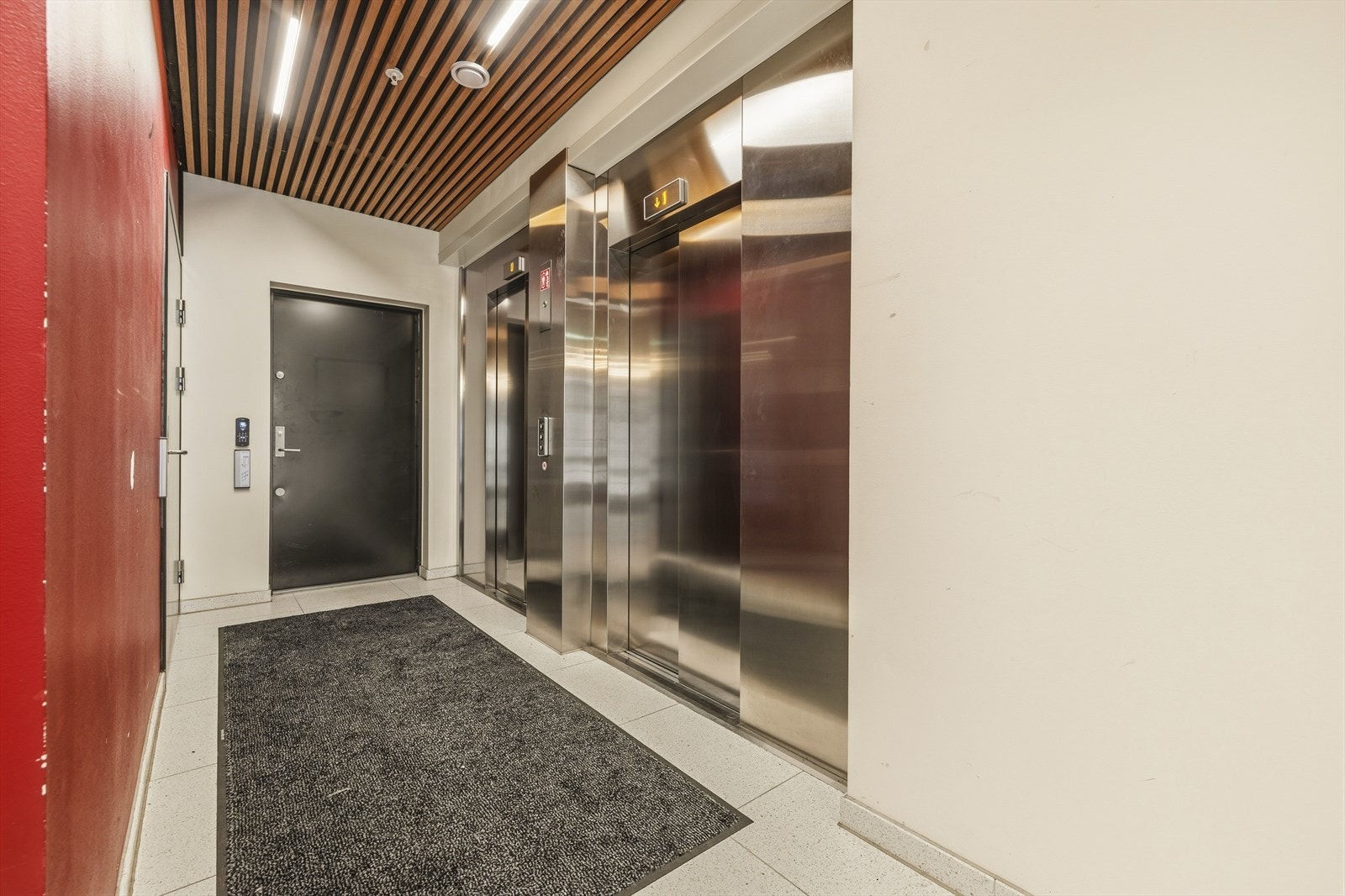 Bygget har heis som tar deg enkelt opp til leiligheten i 3. etasje. Galleribilde