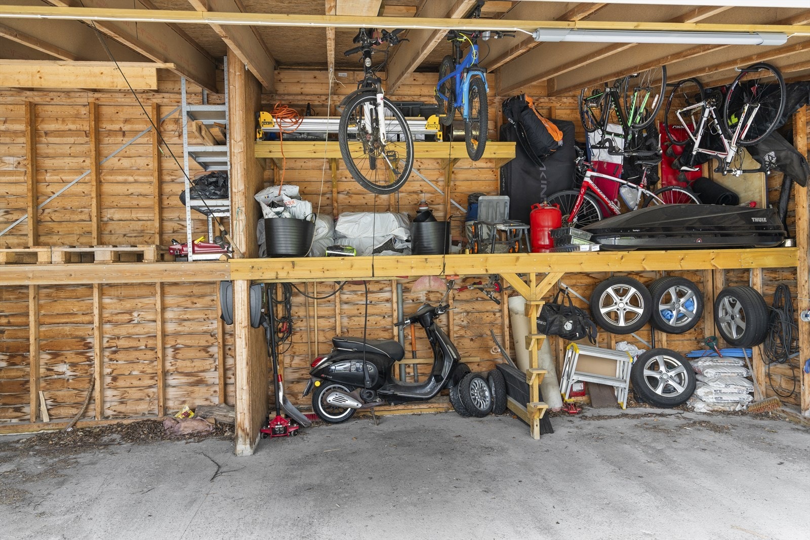 Carport med lagringsplass i bakkant. Galleribilde