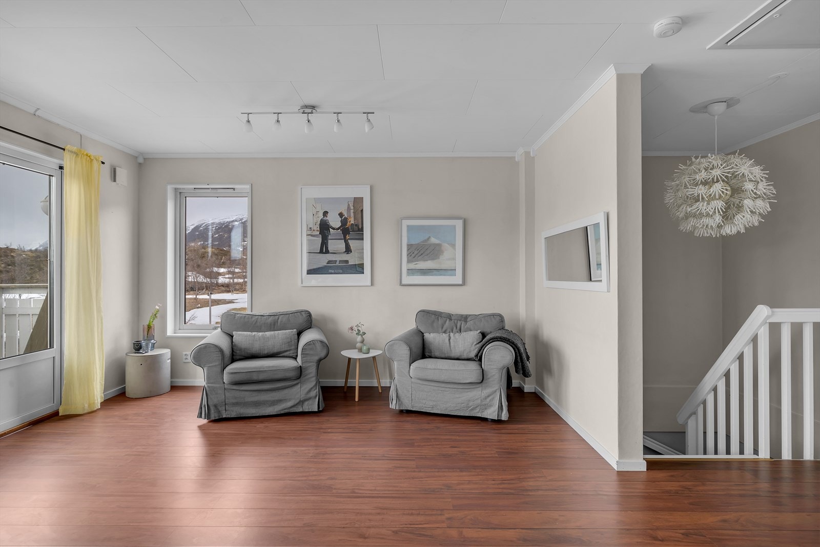 God plass til sittegruppe, og annet ønsket møblement. Galleribilde