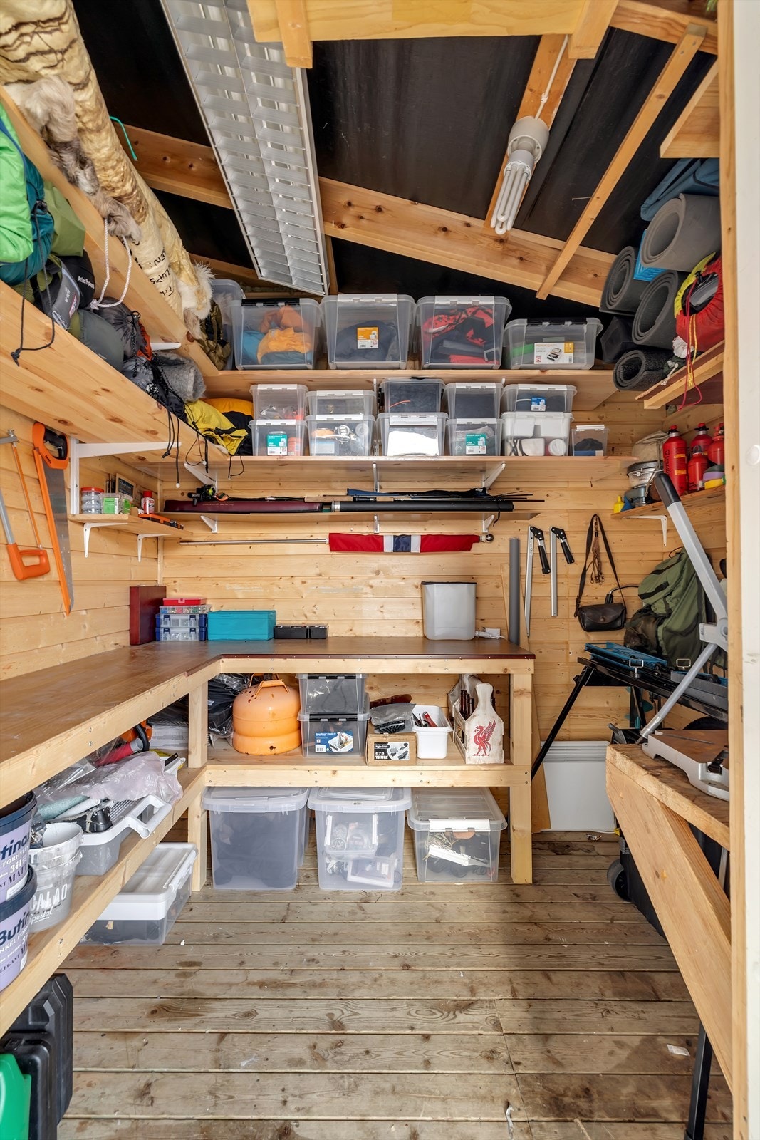 Godt med lagringsplass i utvendig bod. Galleribilde