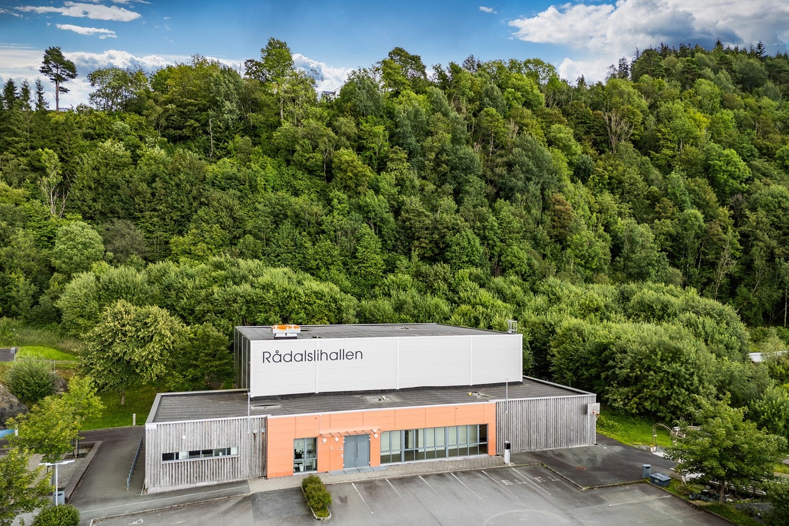 - Med kort avstand til Rådalslihallen ligger forholdene godt til rette for en aktiv hverdag - Galleribilde