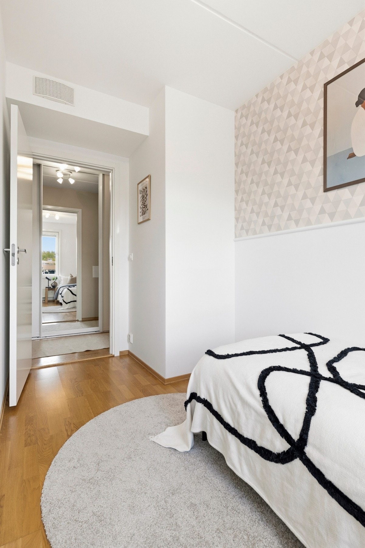 Soverom ll Galleribilde