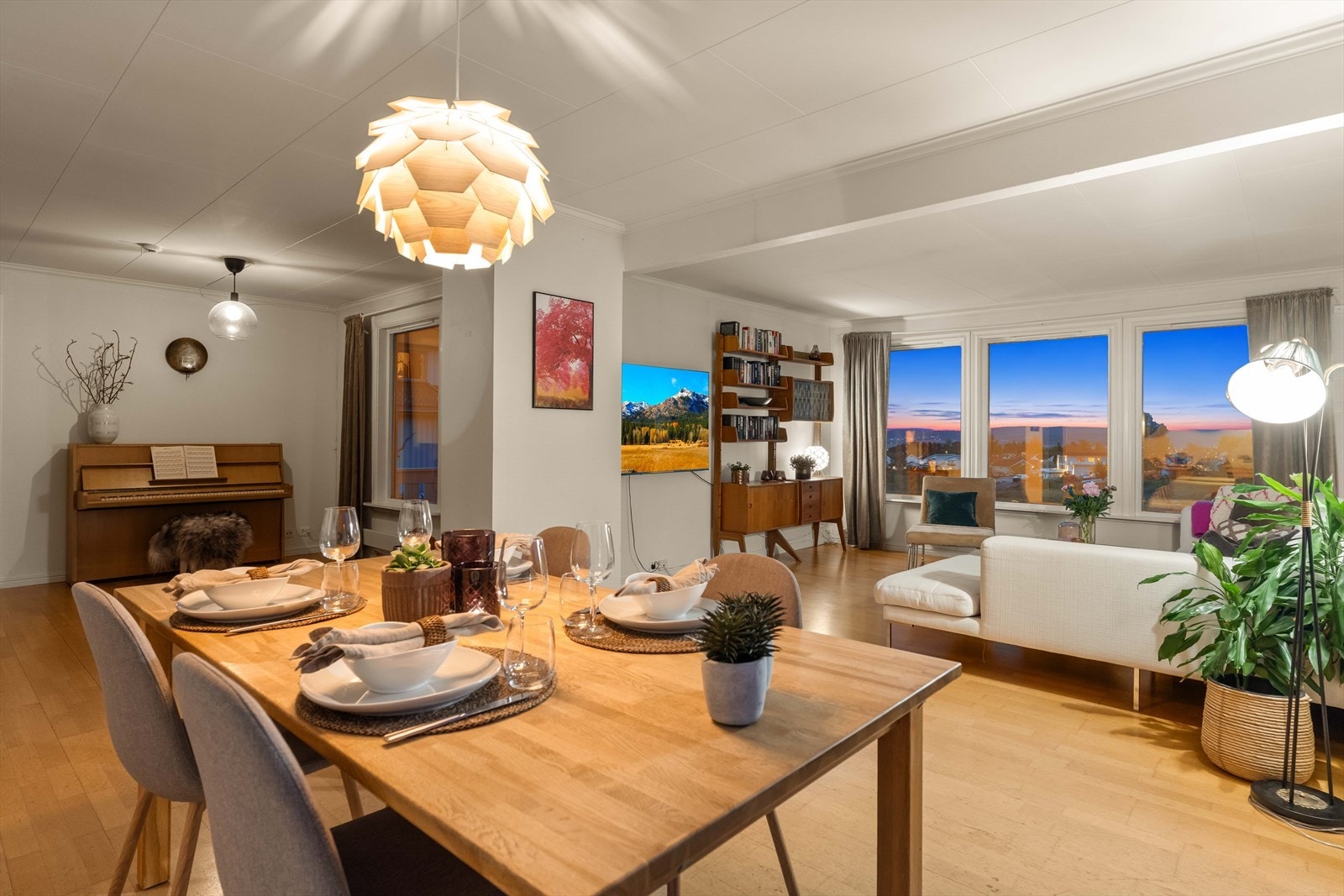 Et allsidig rom med plass til flere funksjoner. Galleribilde