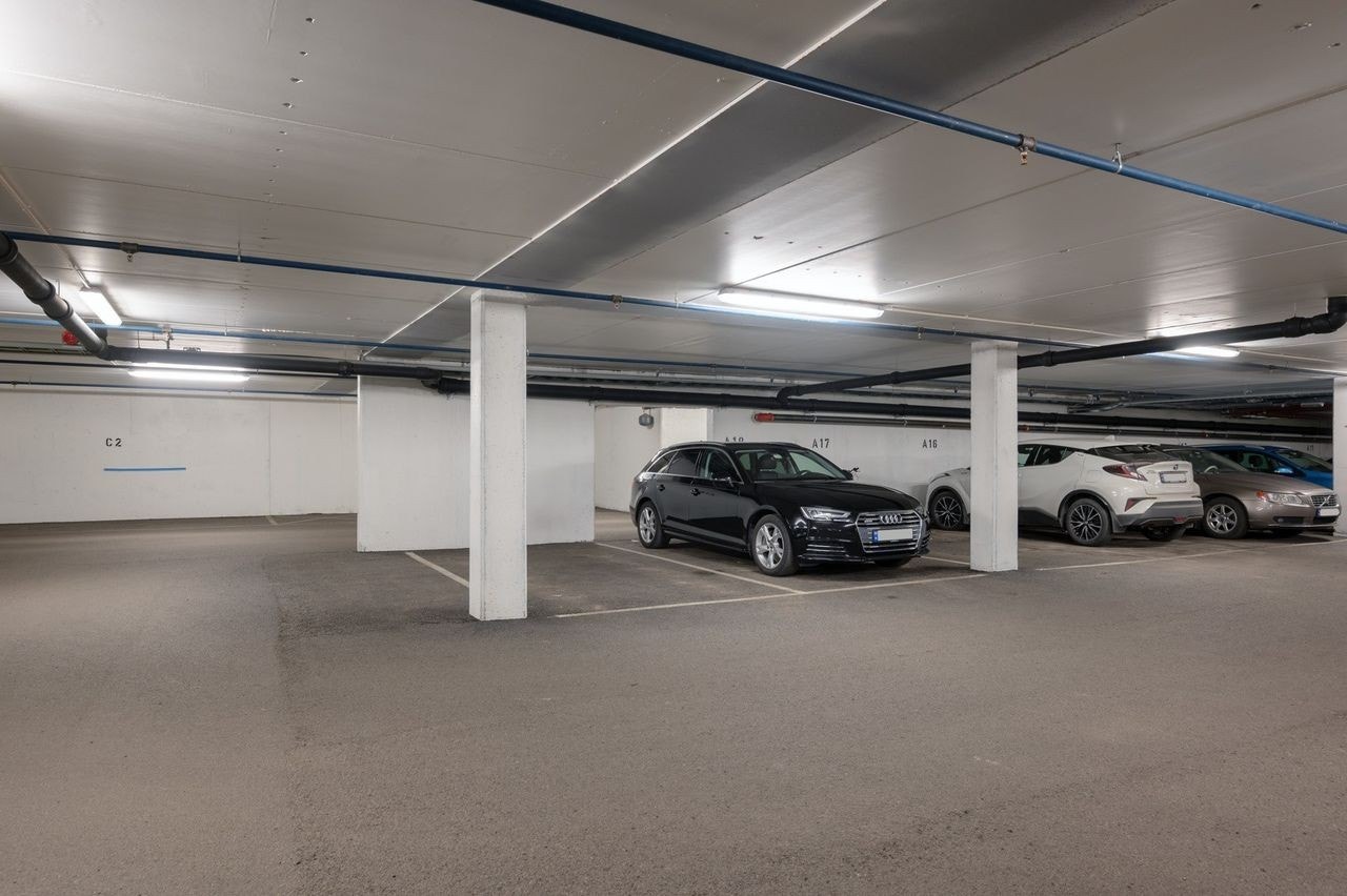 Felles garasjekjeller Galleribilde