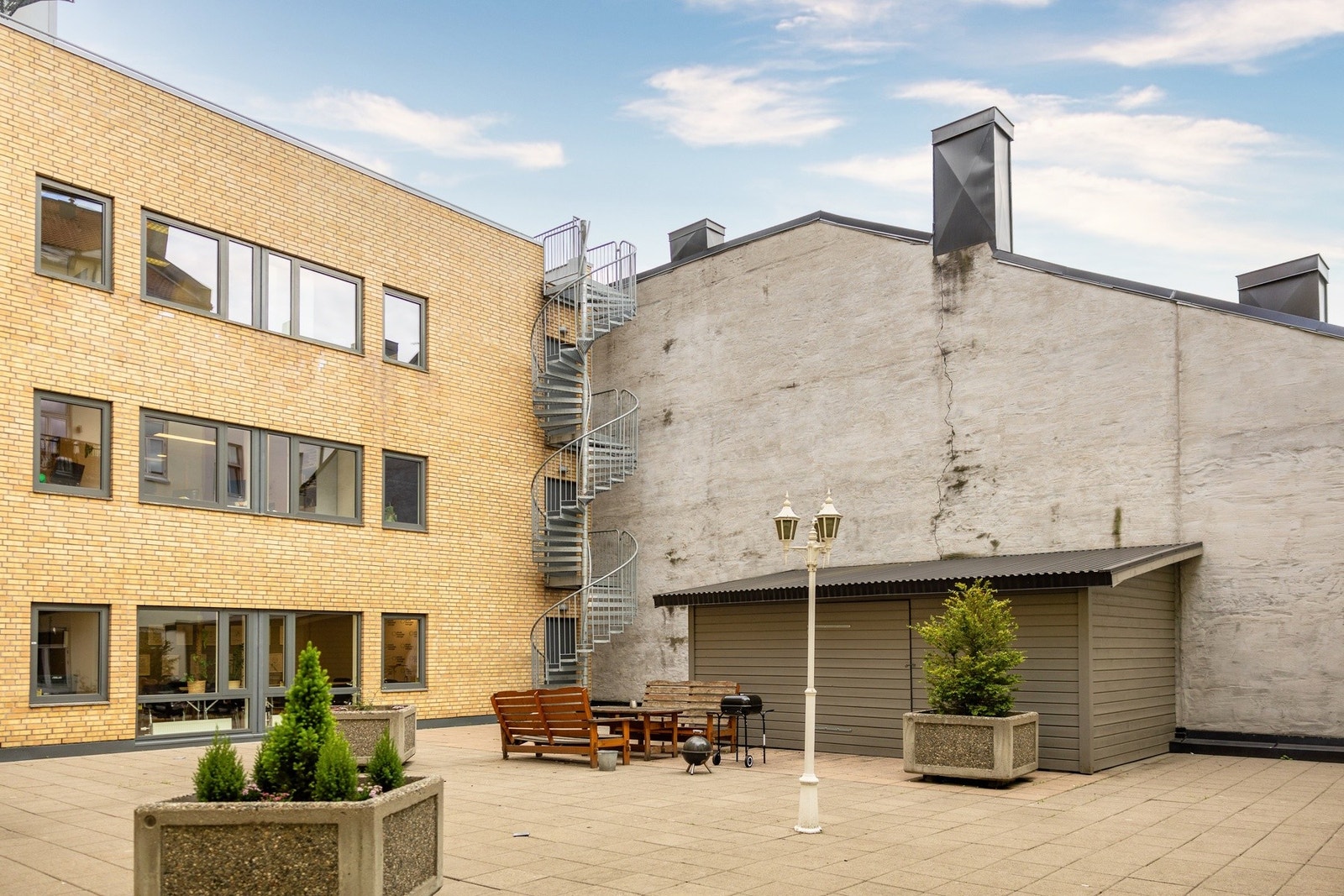 Veldrevet borettslag med hyggelig felles bakgård. Galleribilde
