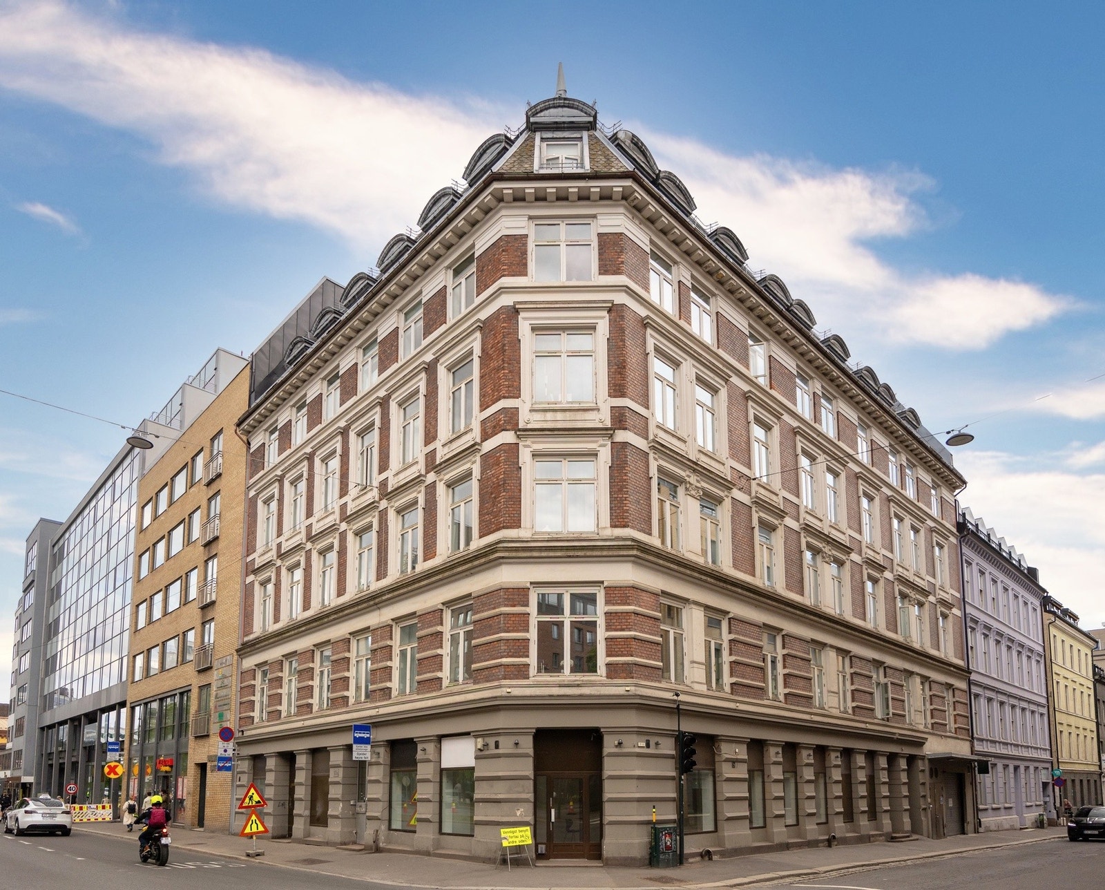 Her bor du meget sentralt til, midt mellom Grünerløkka, Gamle Oslo og Sentrum. Galleribilde