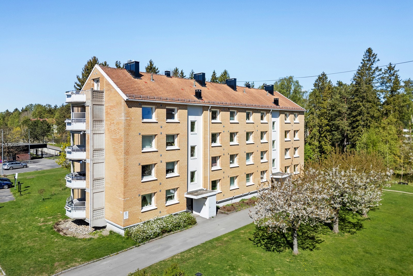OBOS eiendomsmeglere v/ Mads Wendel Scheie har gleden av å presentere Mellombølgen 66 Foto: Nanna Wolden Galleribilde