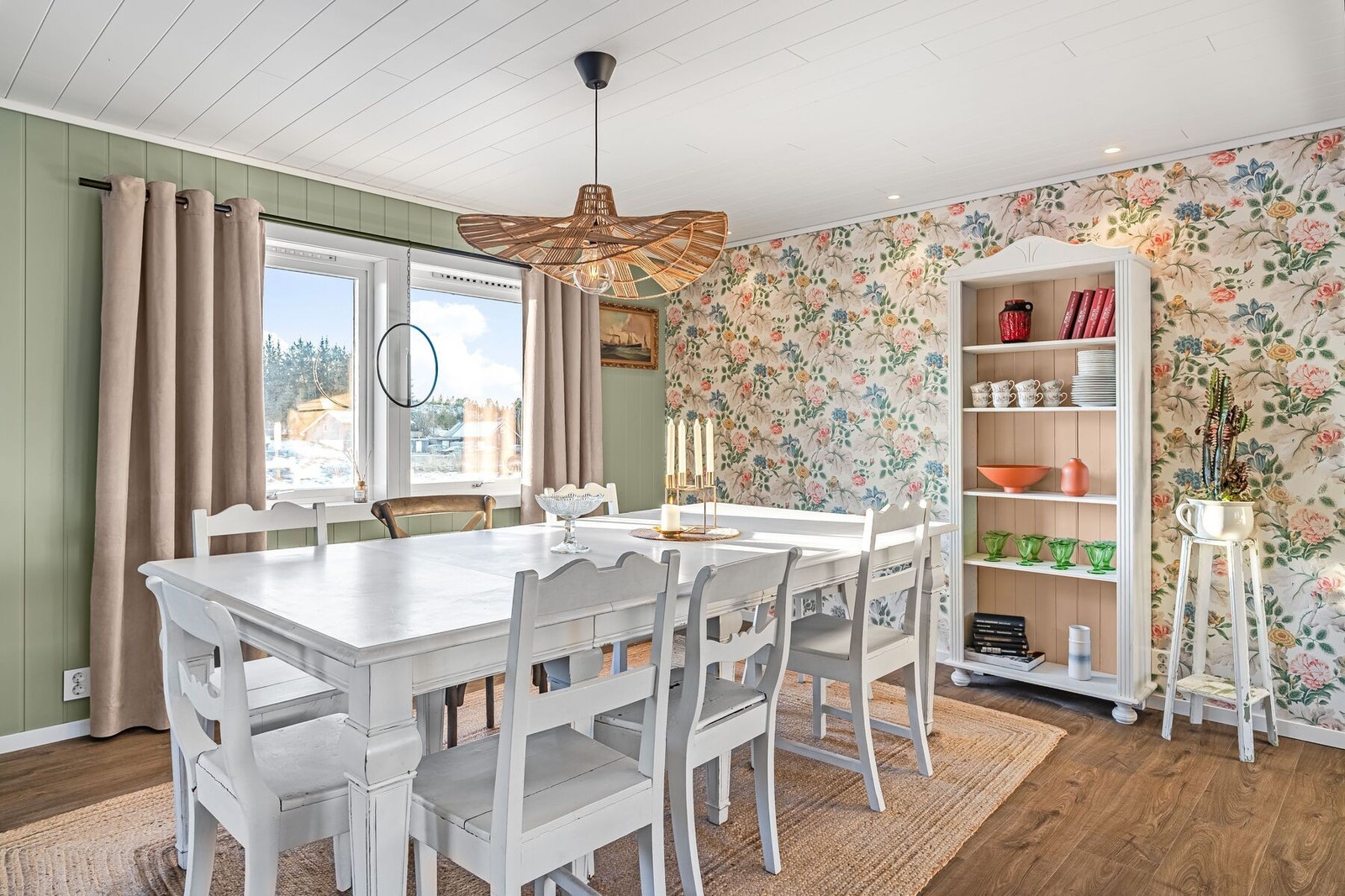 Her har man plass til hele storfamilien, eller til å invitere gjester Galleribilde