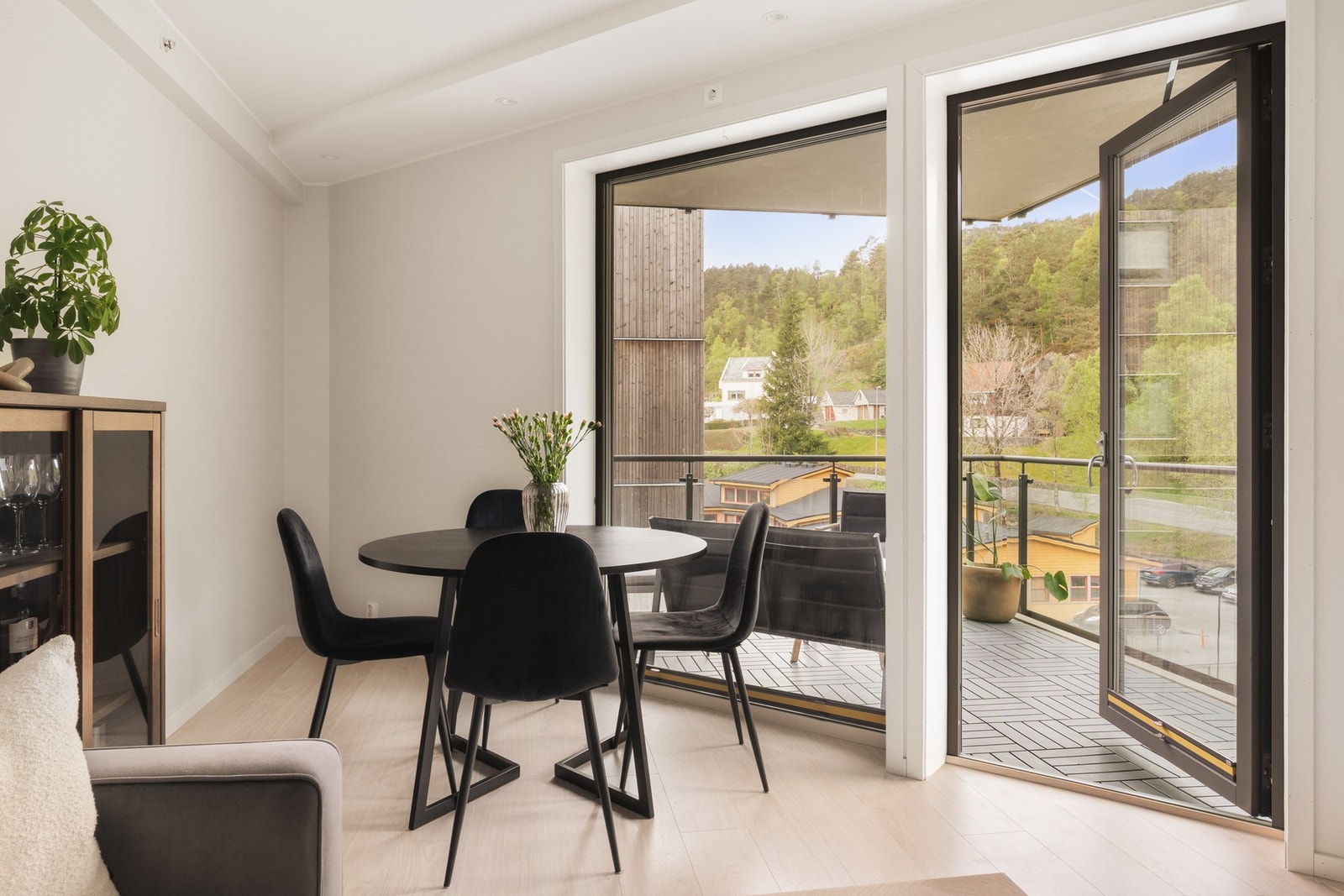 Leiligheten byr på en herlig balkong. Galleribilde