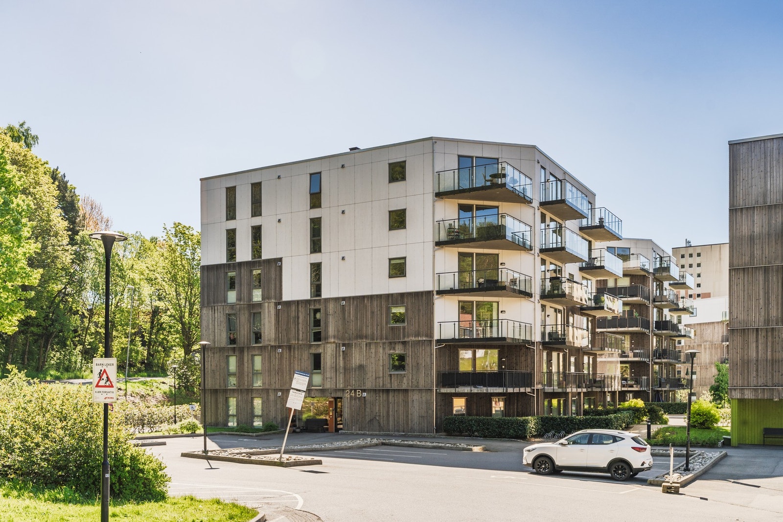 Egen parkeringsplass for gjester. Galleribilde