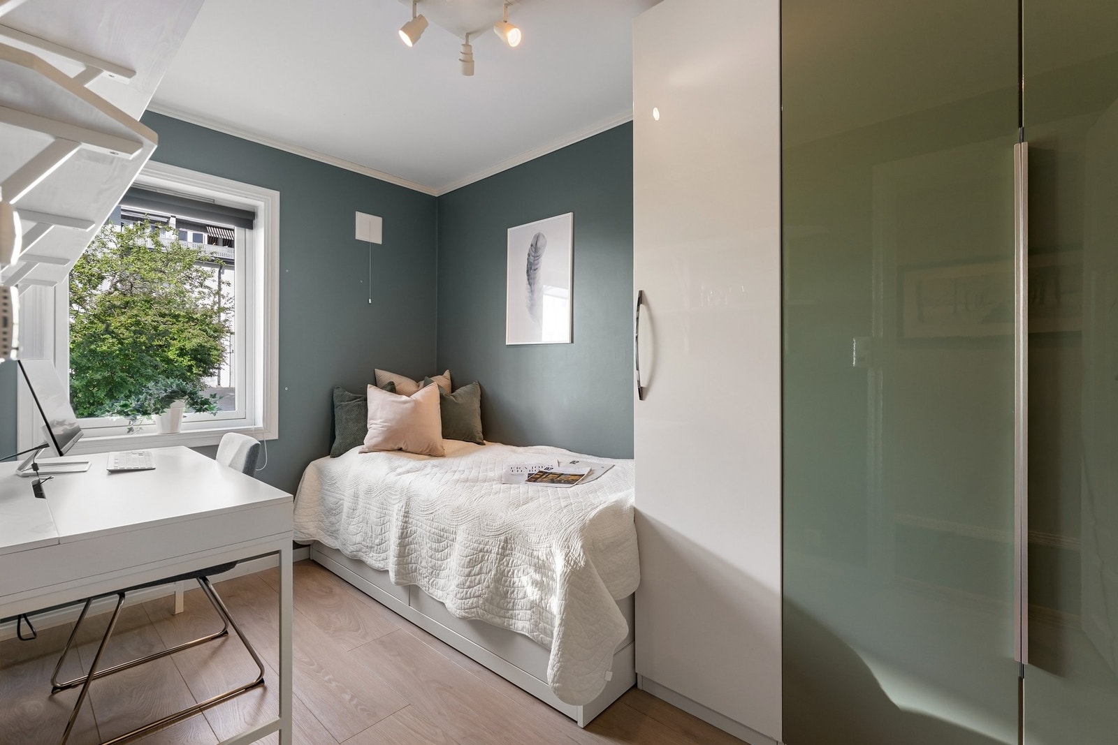 Soverom nr. 3 er også av fin størrelse og har plass til seng med tilhørende møblement. Galleribilde
