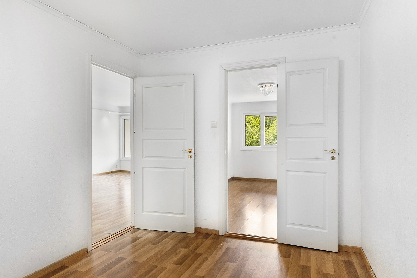 Videre inn til boligens soverom. Galleribilde