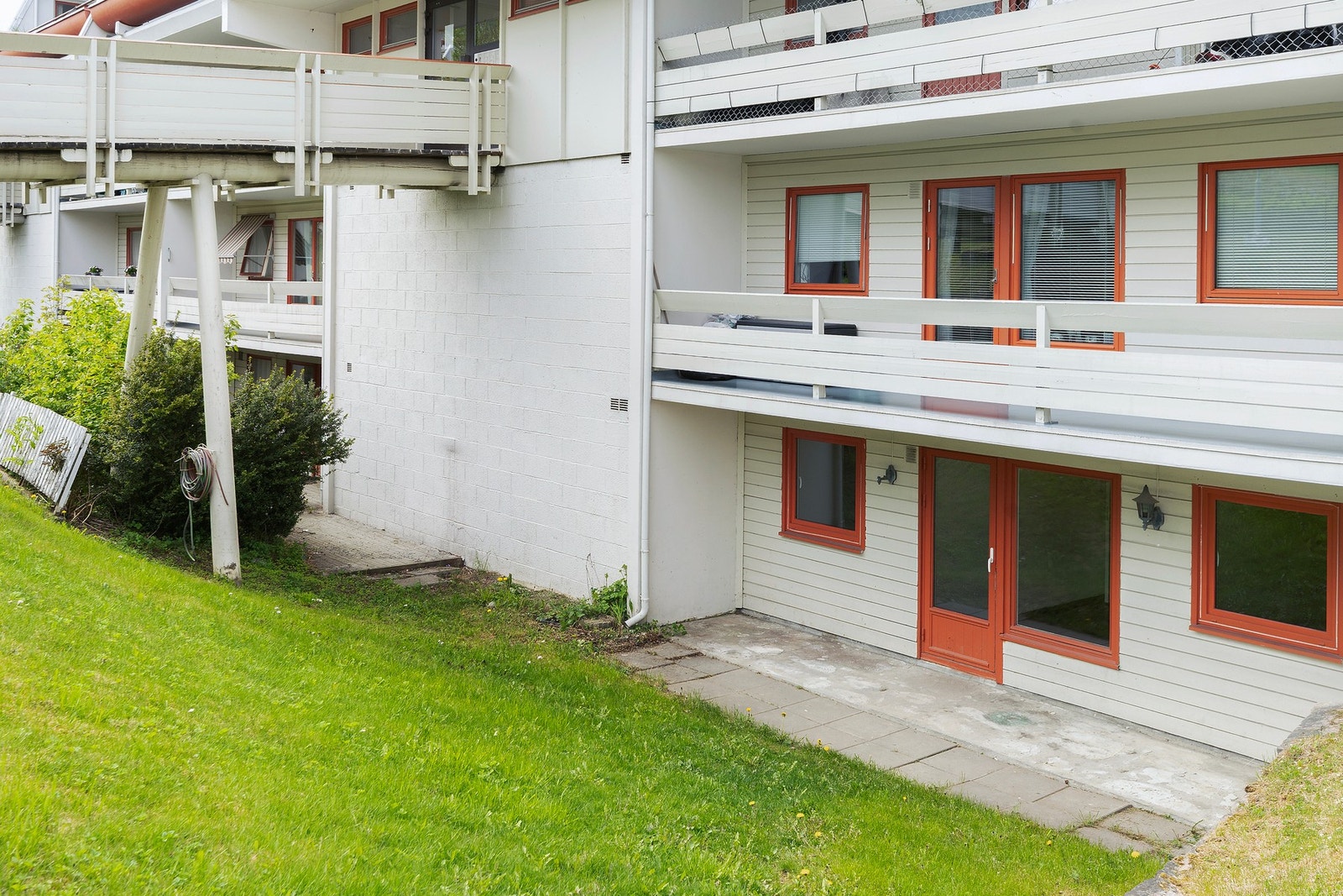 Boligen har også enkel adkomst fra boligens terrasse. Galleribilde