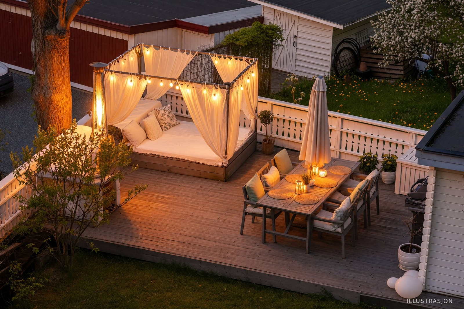 Terrasse i hagen på kveldstid. Galleribilde