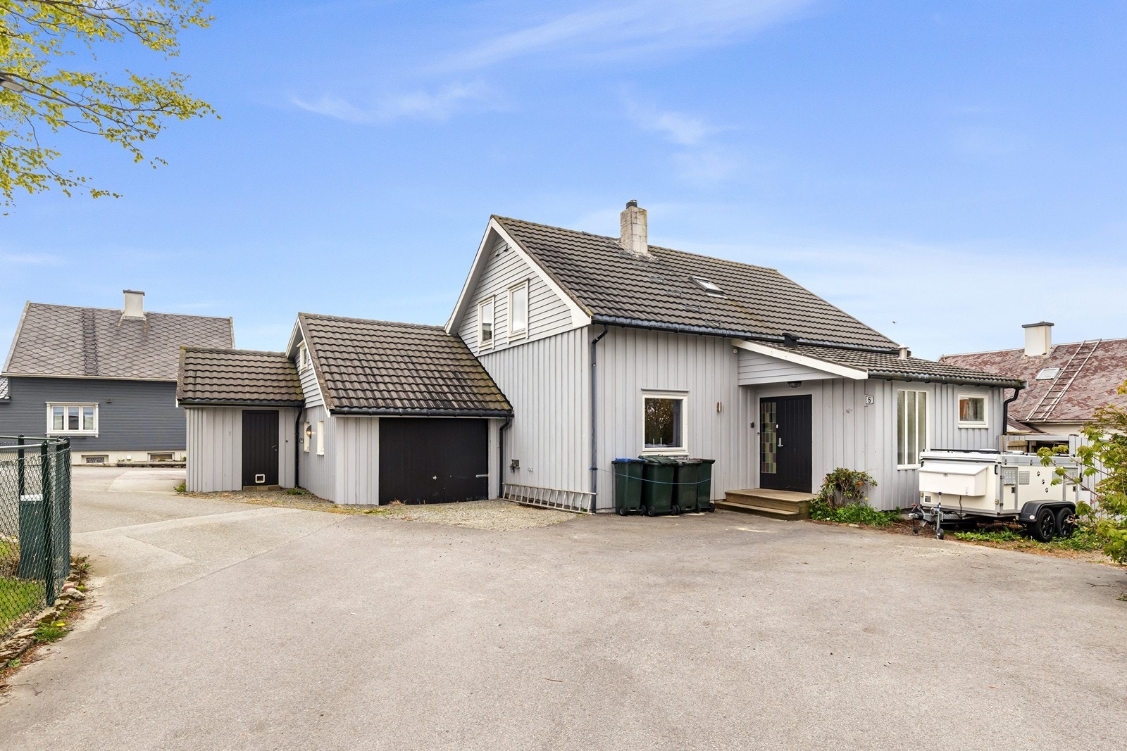 En innholdsrik enebolig med sentral beliggenhet. Galleribilde