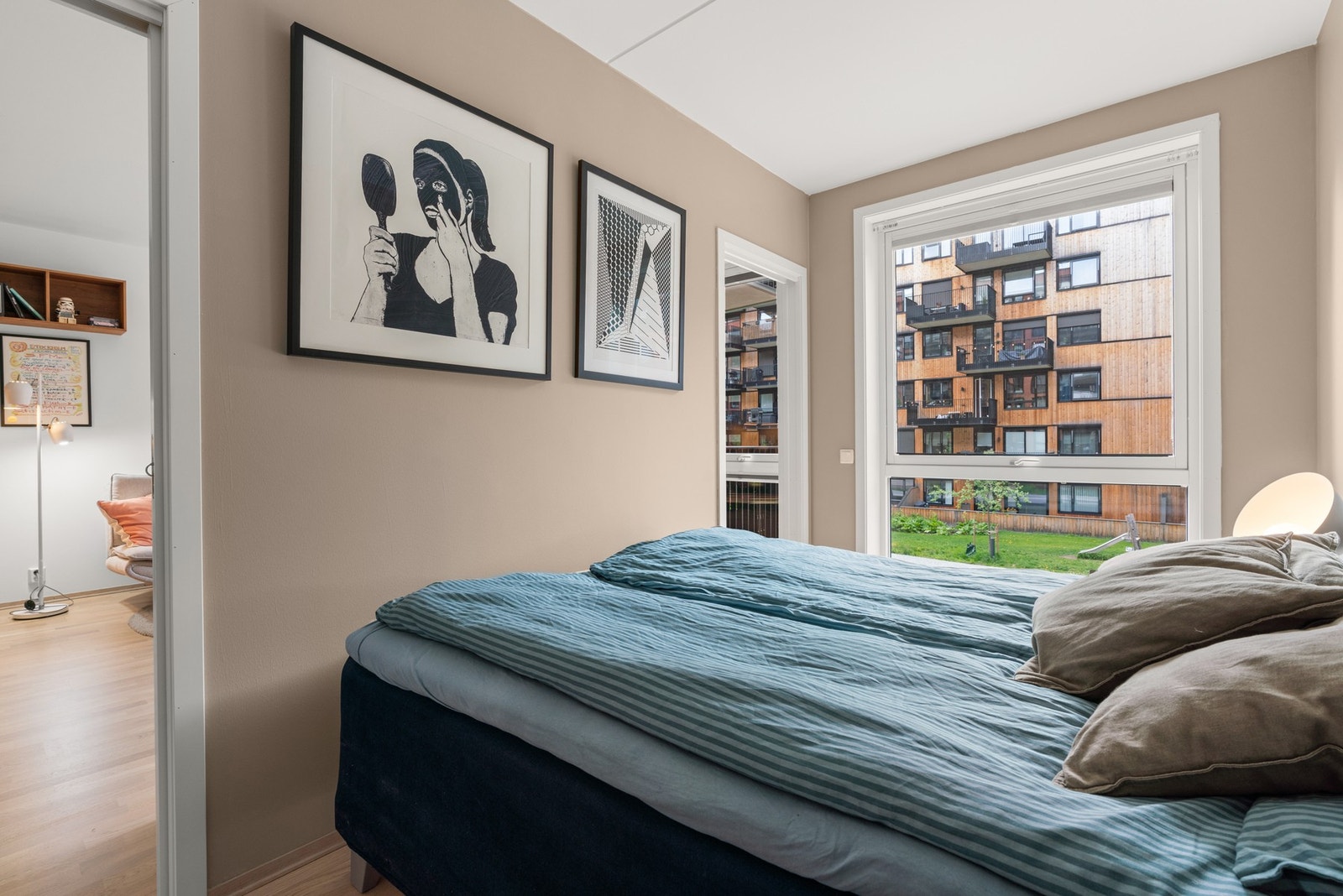 Skyvedører bidrar til optimal plassutnyttelse. Galleribilde