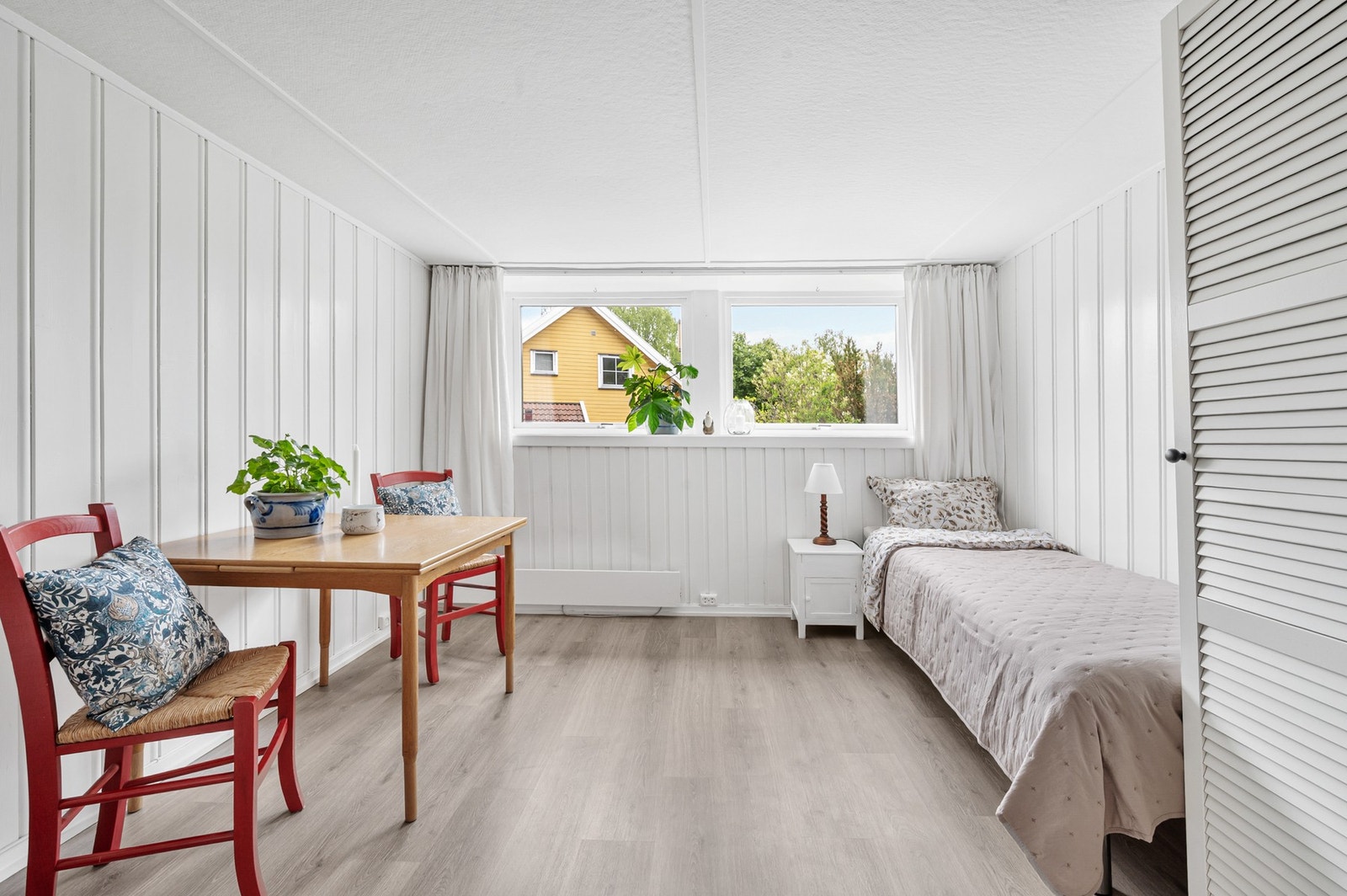 Kjellerstue i underetasjen. Galleribilde