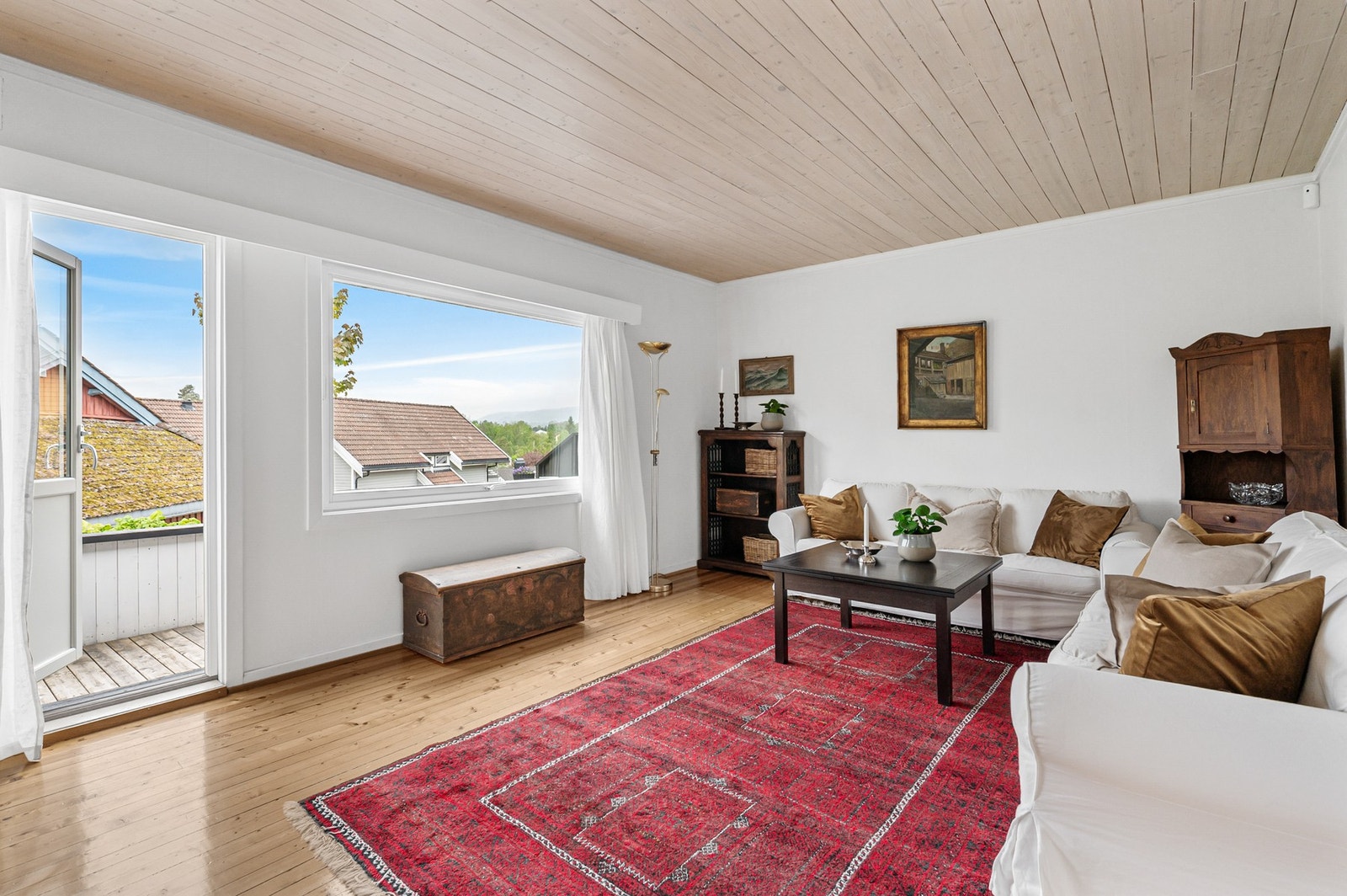 Utgang fra stuen til terrassen. Galleribilde