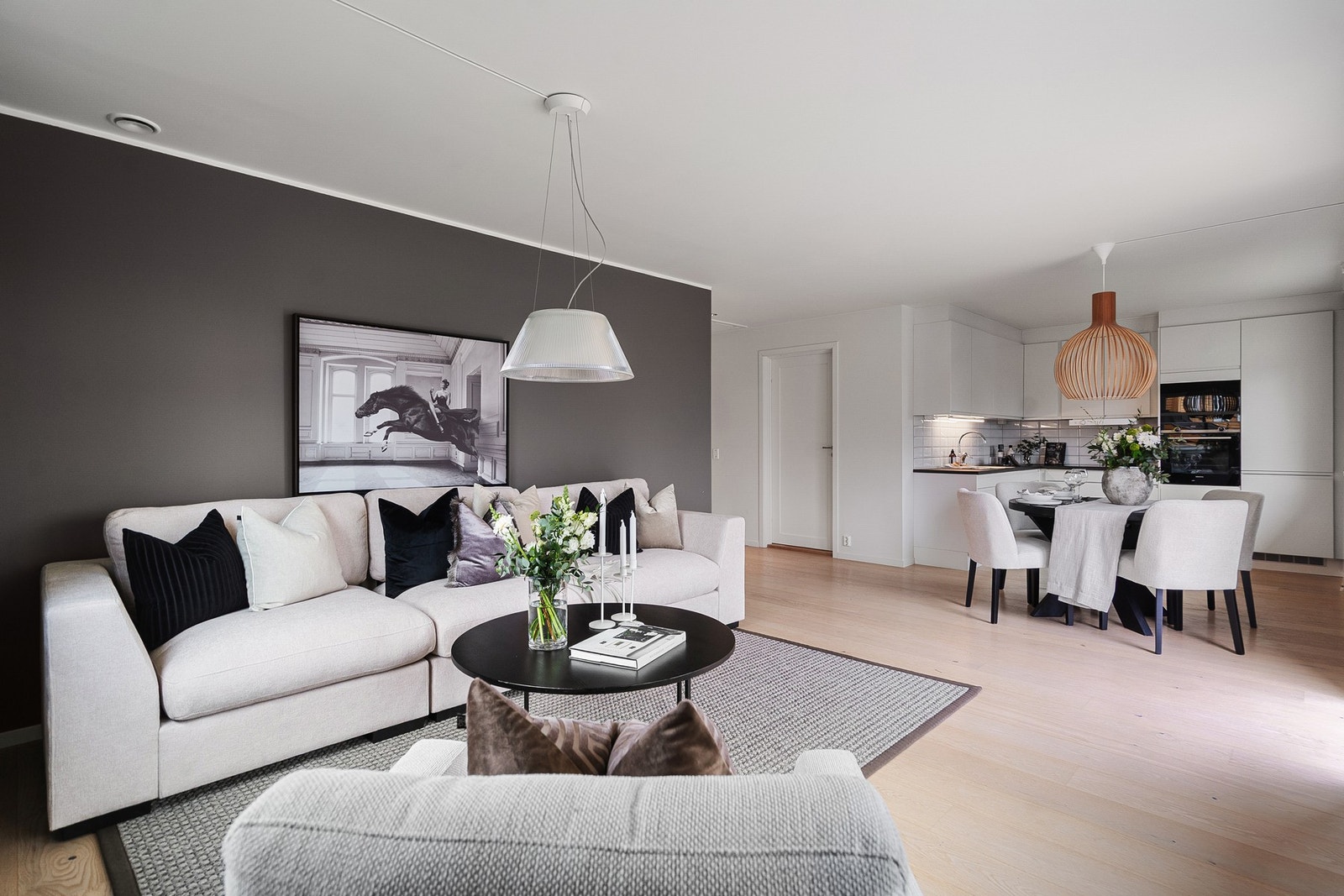 Gode møbleringsmuligheter i stuen Galleribilde
