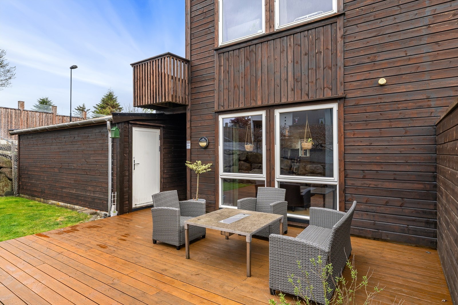 Fra uteområdet er det tilgang til en praktisk, ekstern bod på 5 m². Galleribilde