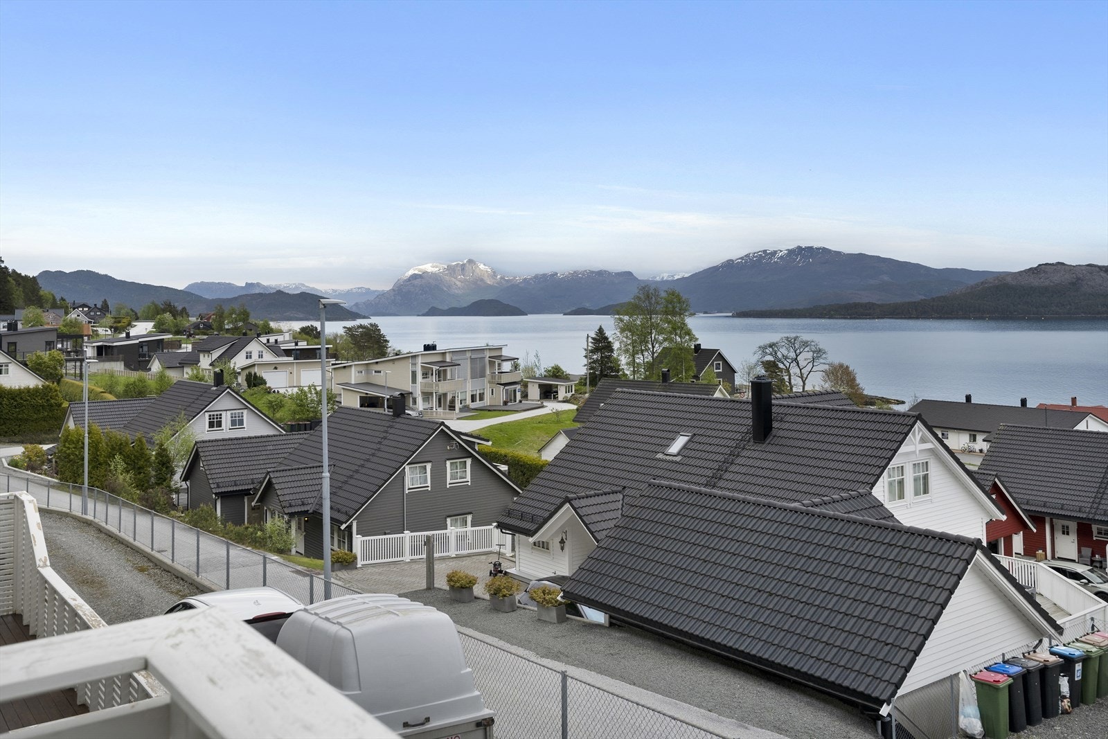 - Boligen ligger i et etablert og rolig boligområde - Galleribilde
