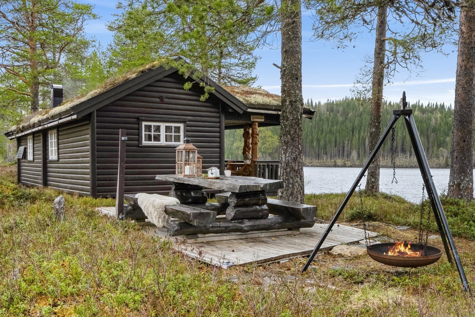 Fin uteplass ved hytta Galleribilde