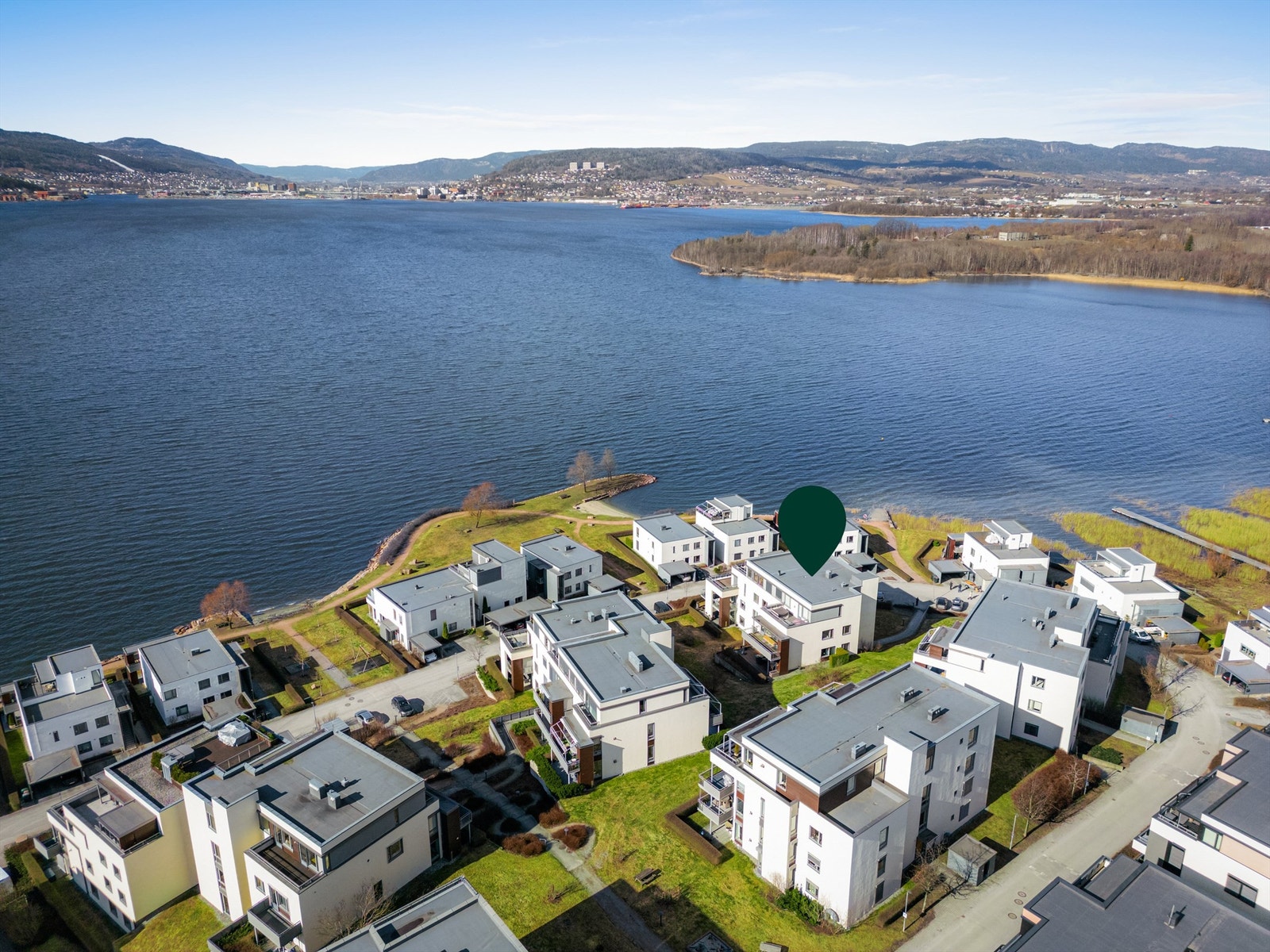 Engersand er et vestvendt og solrikt område med utsikt mot Drammen. Galleribilde