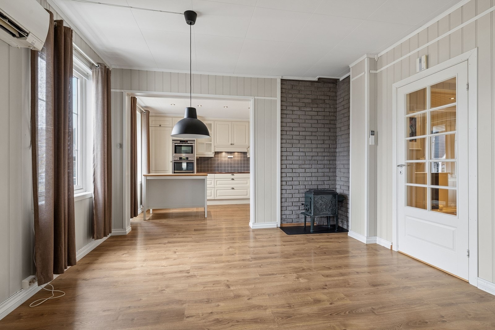 God plass til spisebord for både hverdag og besøk. Galleribilde