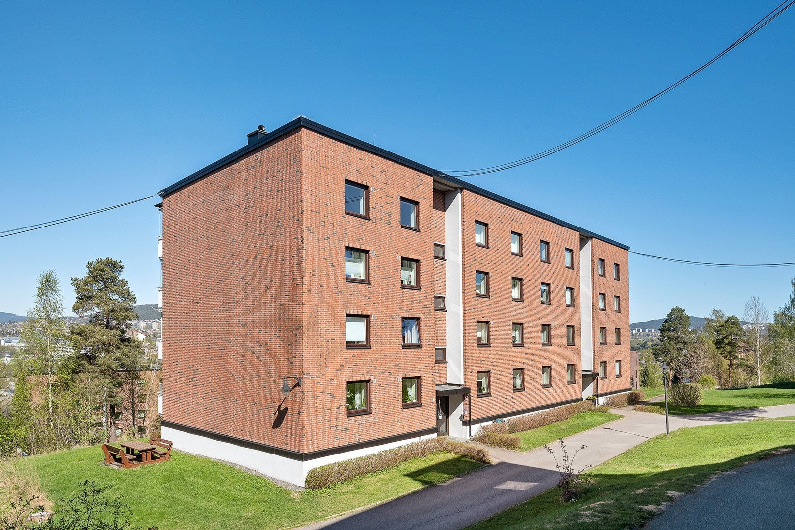 Flott fasade og pent opparbeidet fellesareal Galleribilde