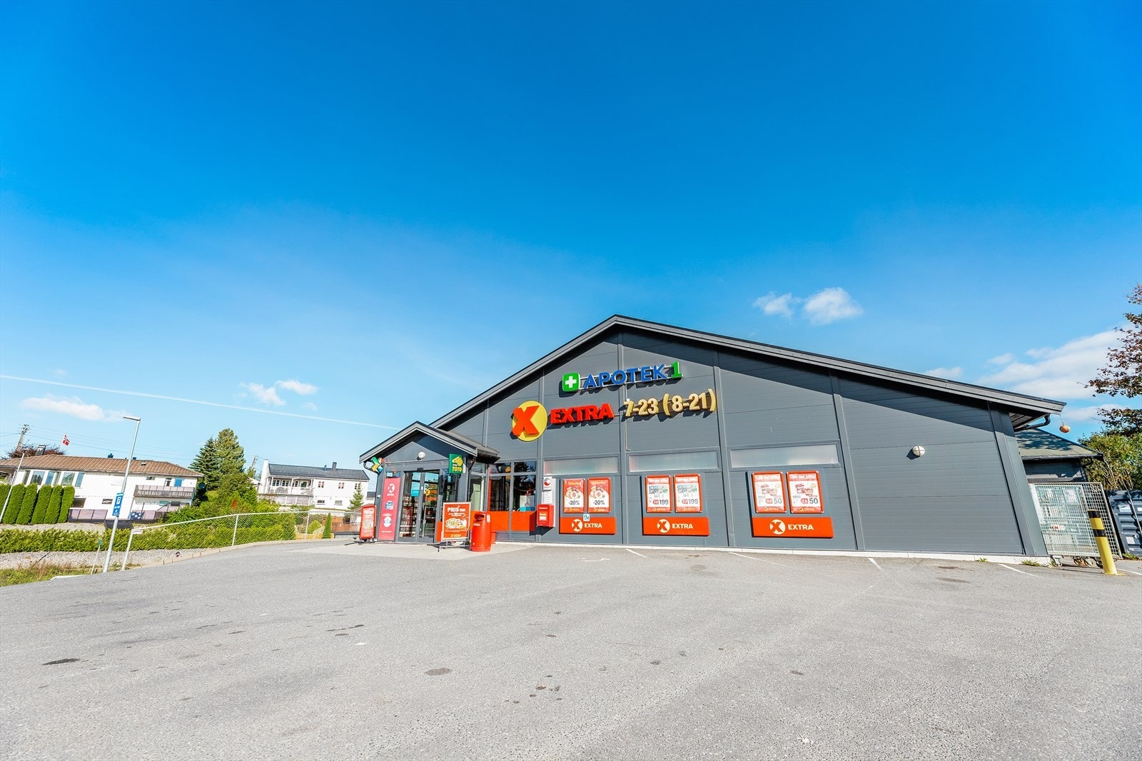 Dagligvarehandelen gjøres enkelt på Coop Extra eller Spar Flateby, kun en kort kjøretur/spasertur unna. Galleribilde