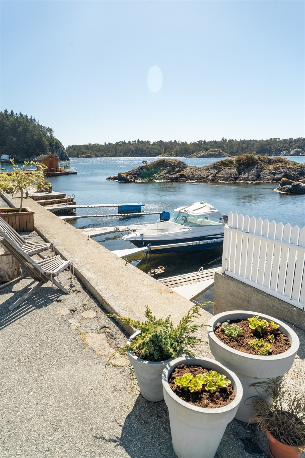 Med egen båtplass ligger alt til rette for mange flotte opplevelser langs den flotte kysten vår Galleribilde